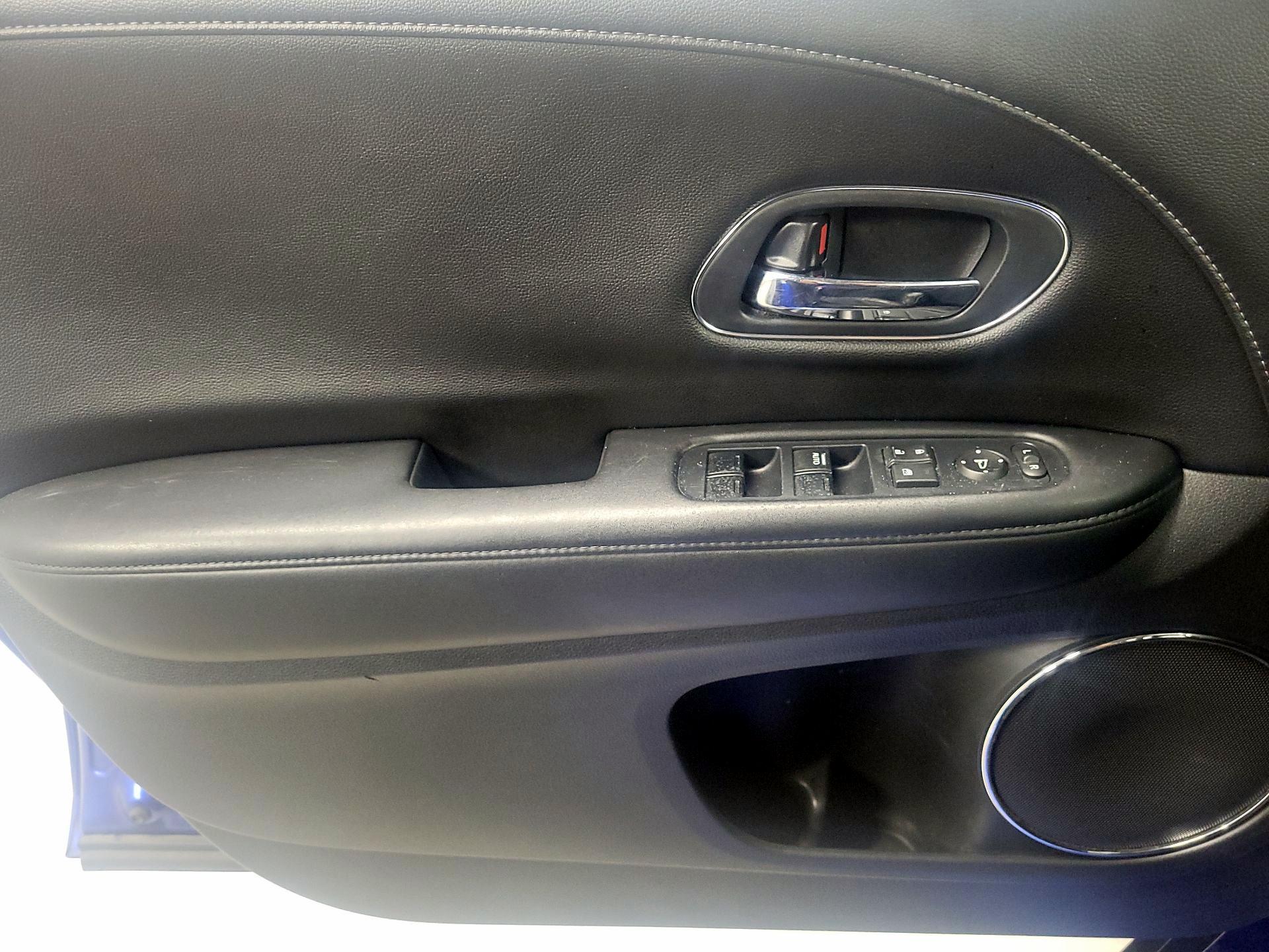 Thumbnail: 2018 Honda HR-V - 12