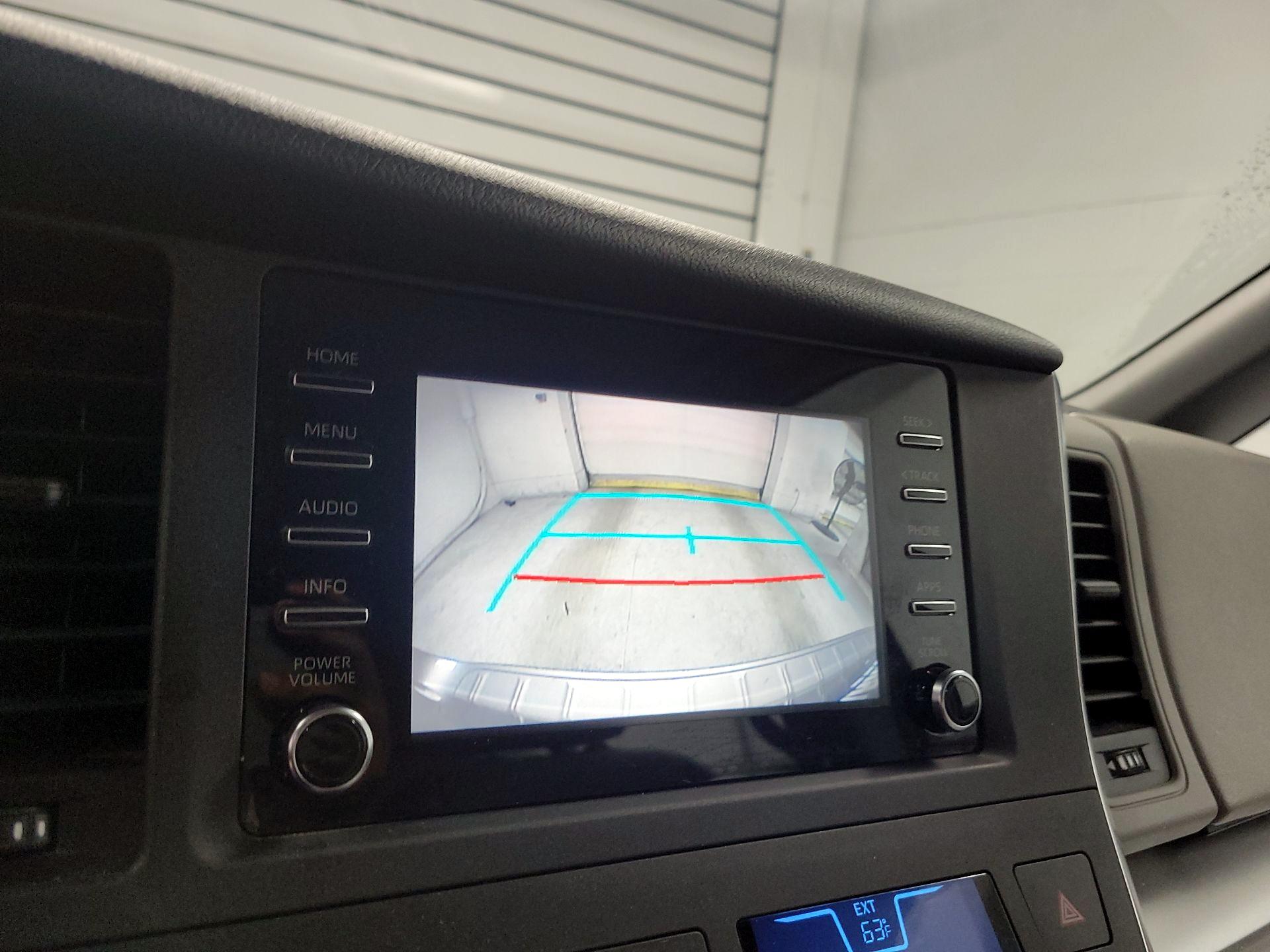 Thumbnail: 2018 Toyota Sienna - 14
