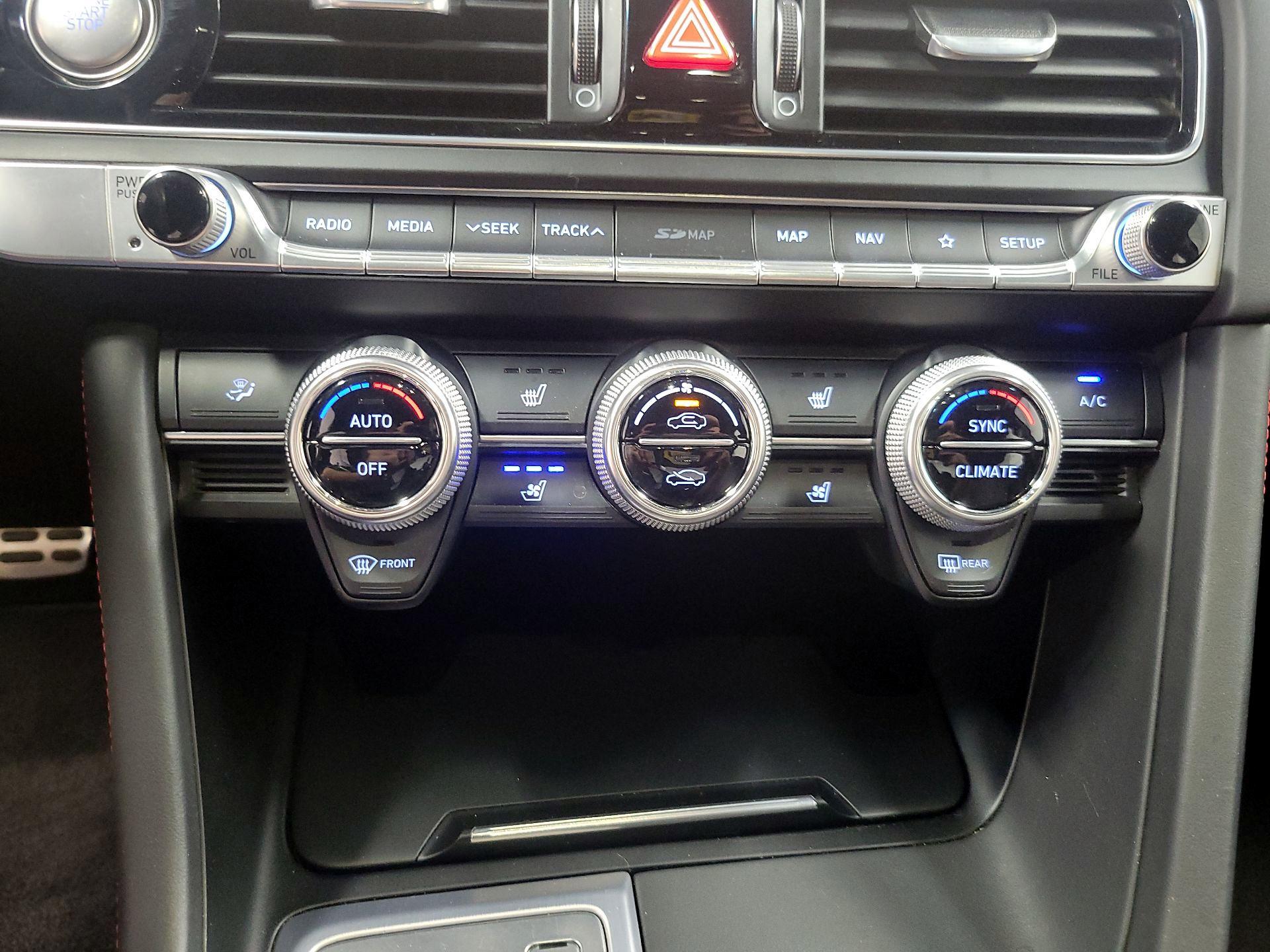 Thumbnail: 2019 Genesis G70 - 15