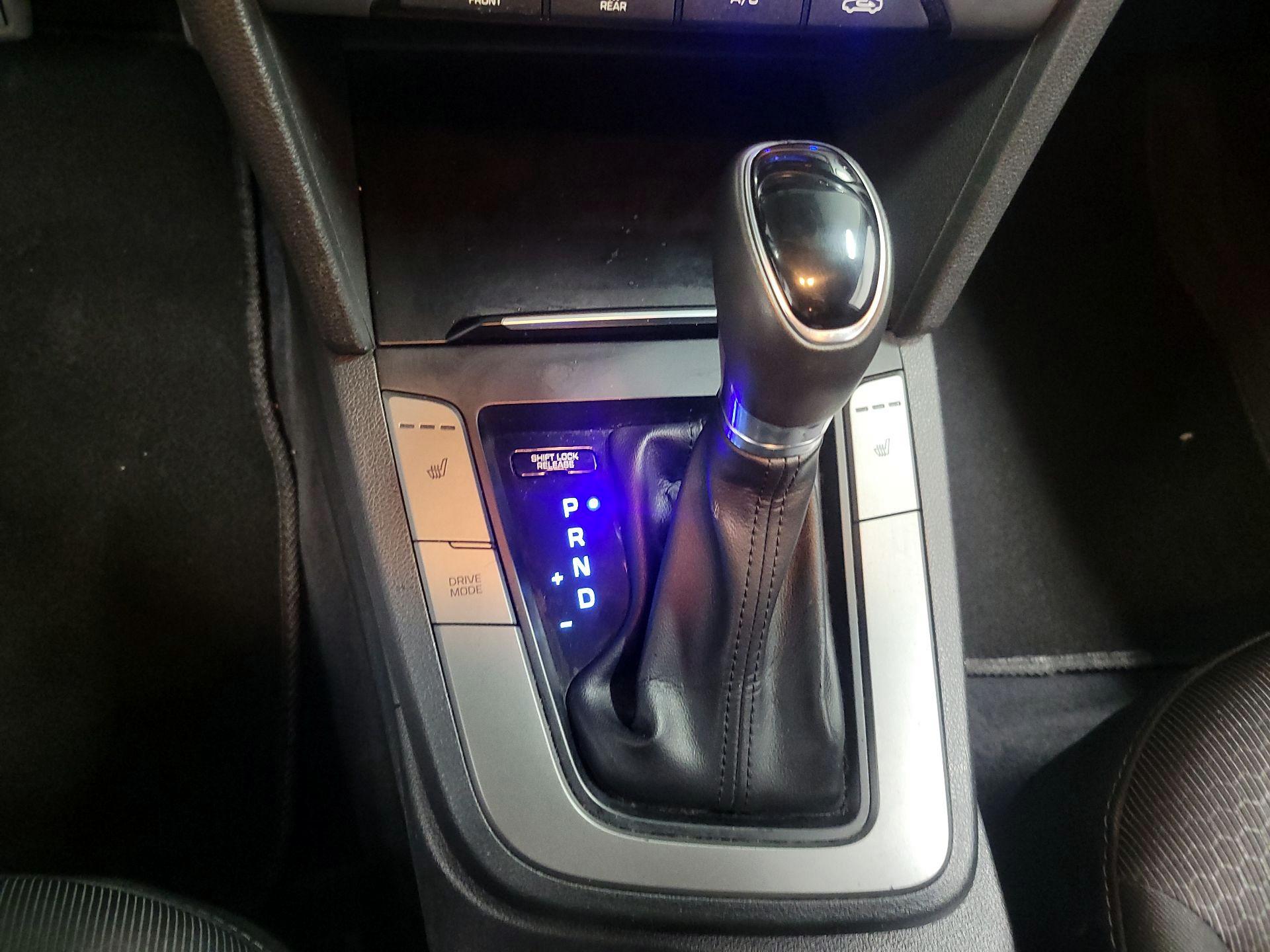 Thumbnail: 2017 Hyundai Elantra - 16