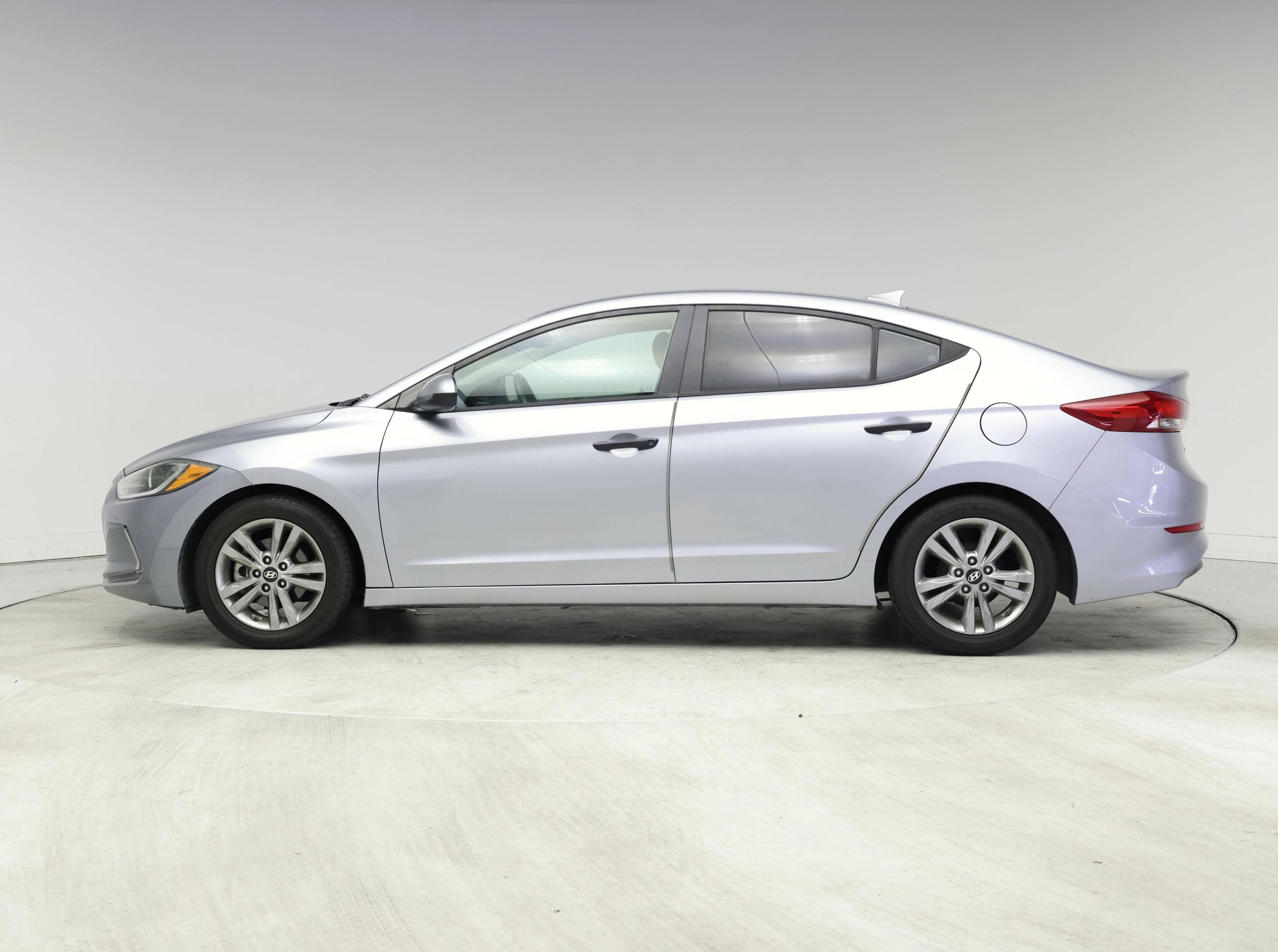 Thumbnail: 2017 Hyundai Elantra - 3