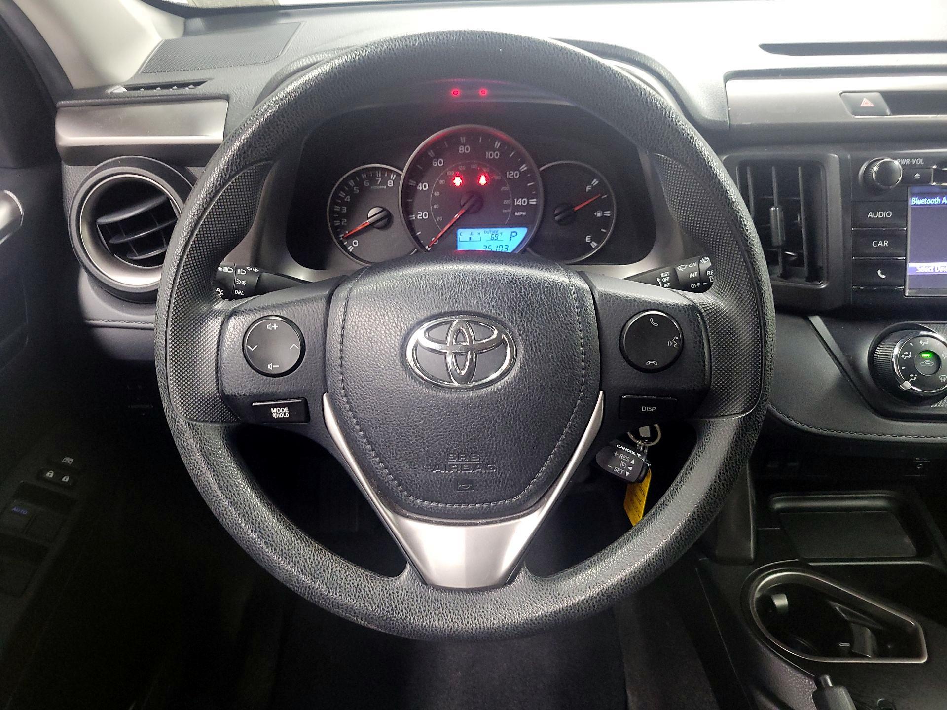 Thumbnail: 2016 Toyota RAV4 - 10