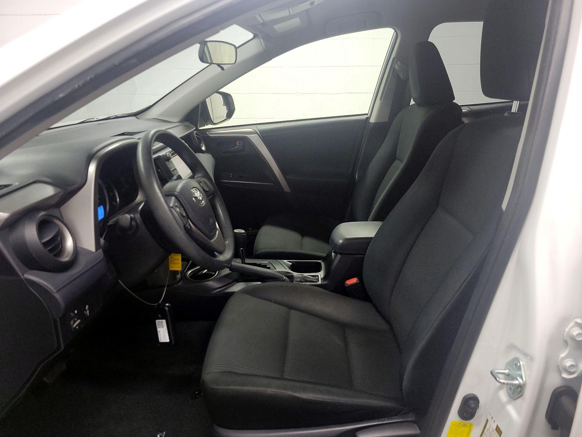 Thumbnail: 2016 Toyota RAV4 - 11