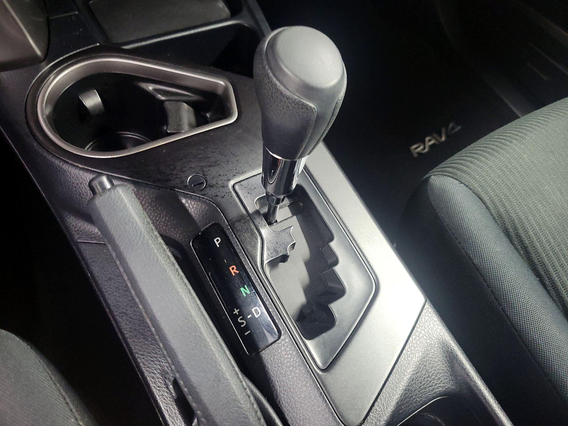 Thumbnail: 2016 Toyota RAV4 - 16