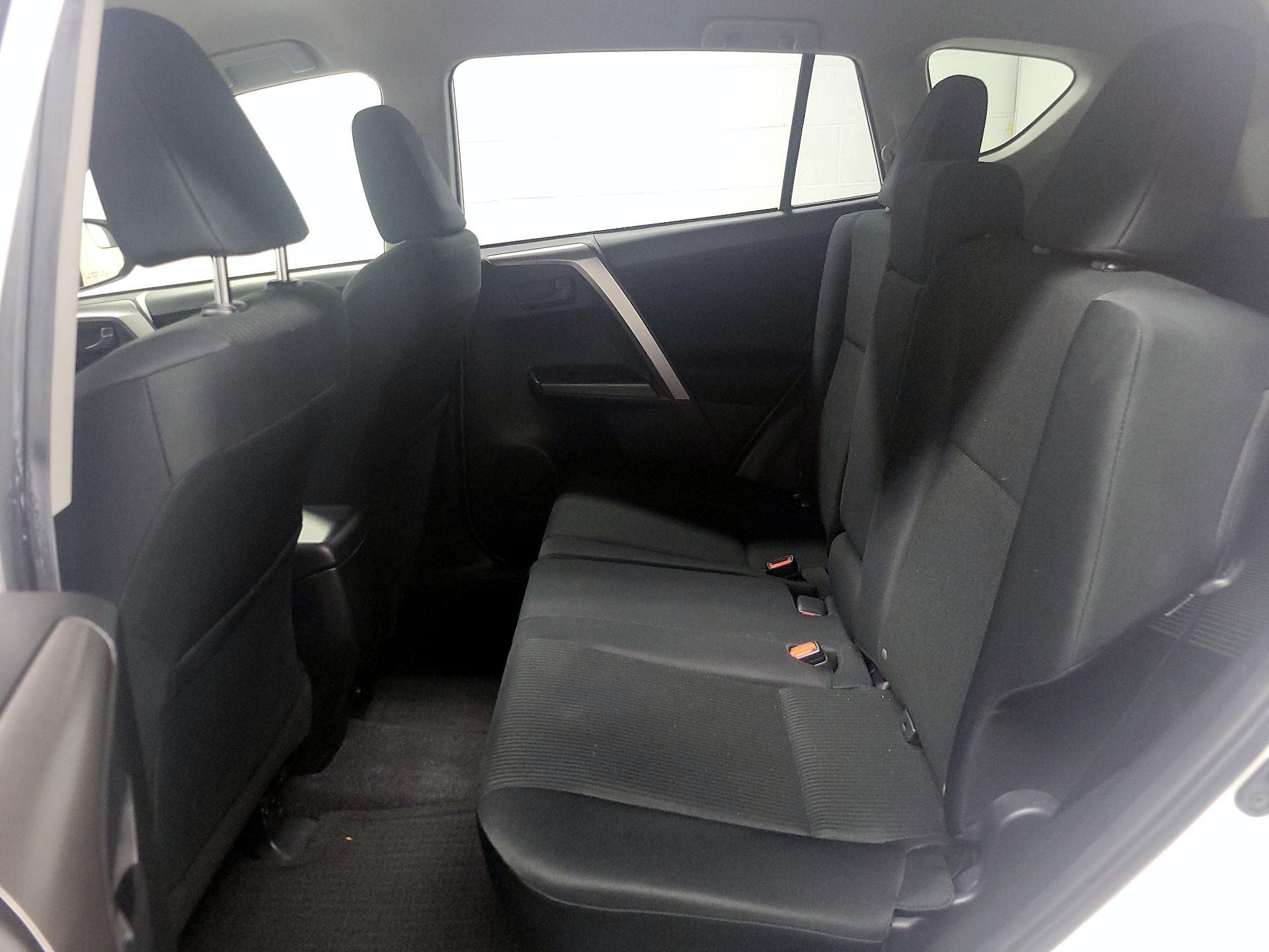 Thumbnail: 2016 Toyota RAV4 - 17