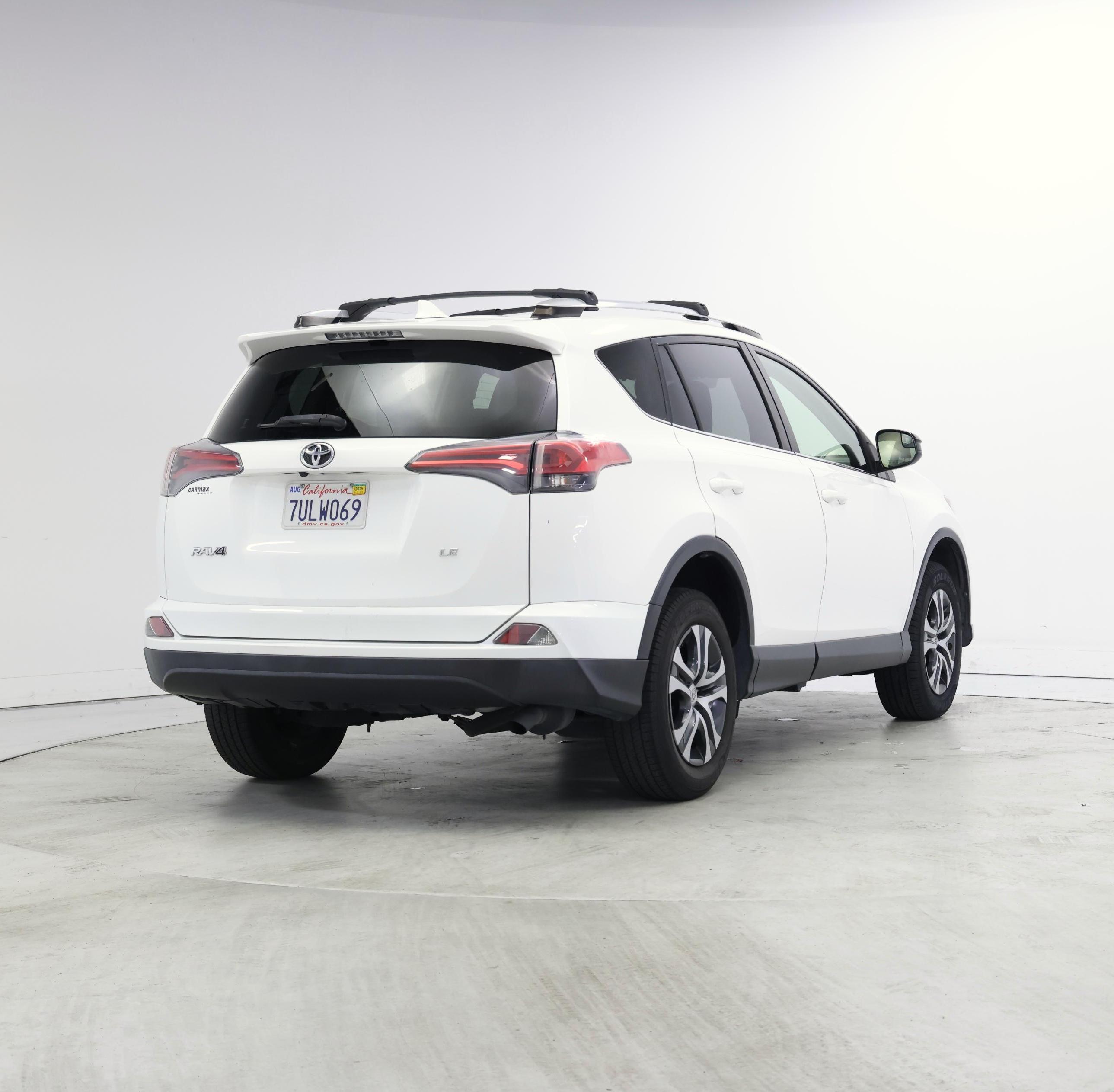 Thumbnail: 2016 Toyota RAV4 - 8