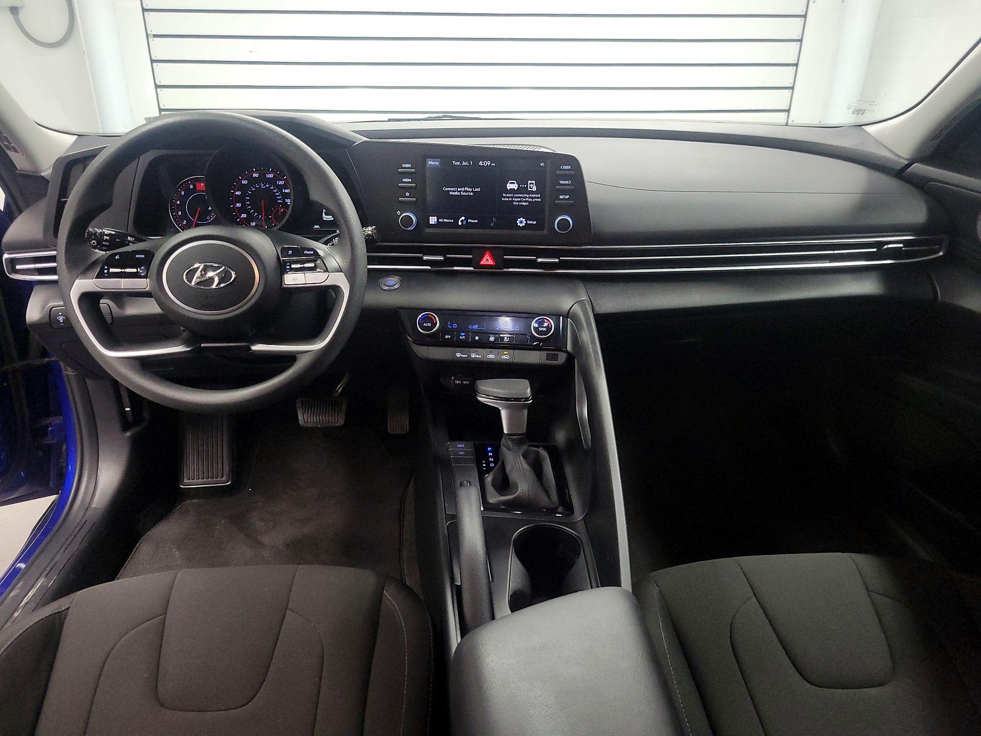 Thumbnail: 2023 Hyundai Elantra - 9