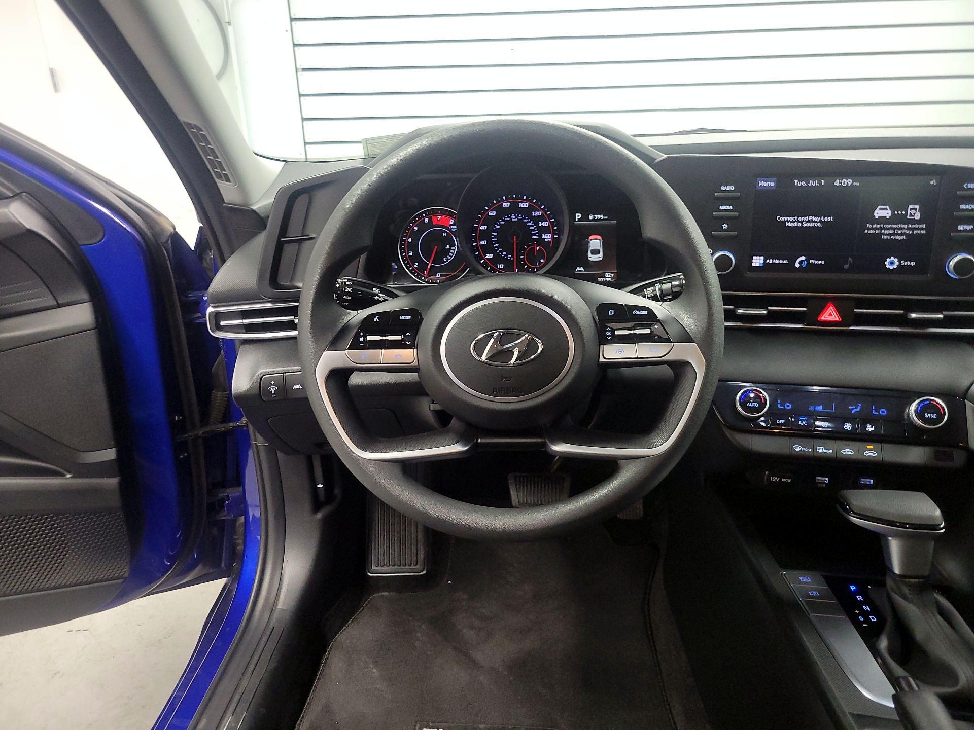 Thumbnail: 2023 Hyundai Elantra - 10