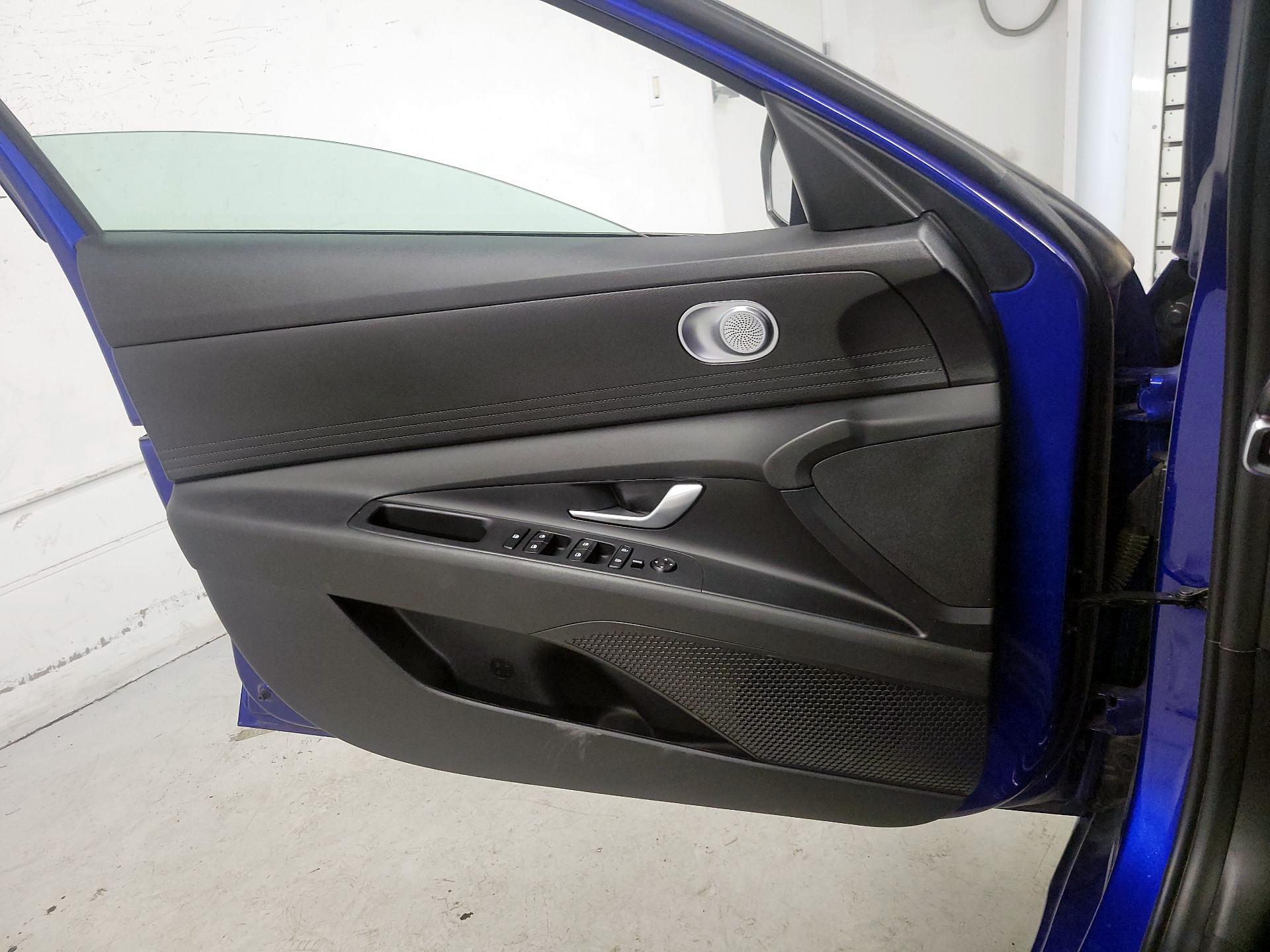 Thumbnail: 2023 Hyundai Elantra - 12