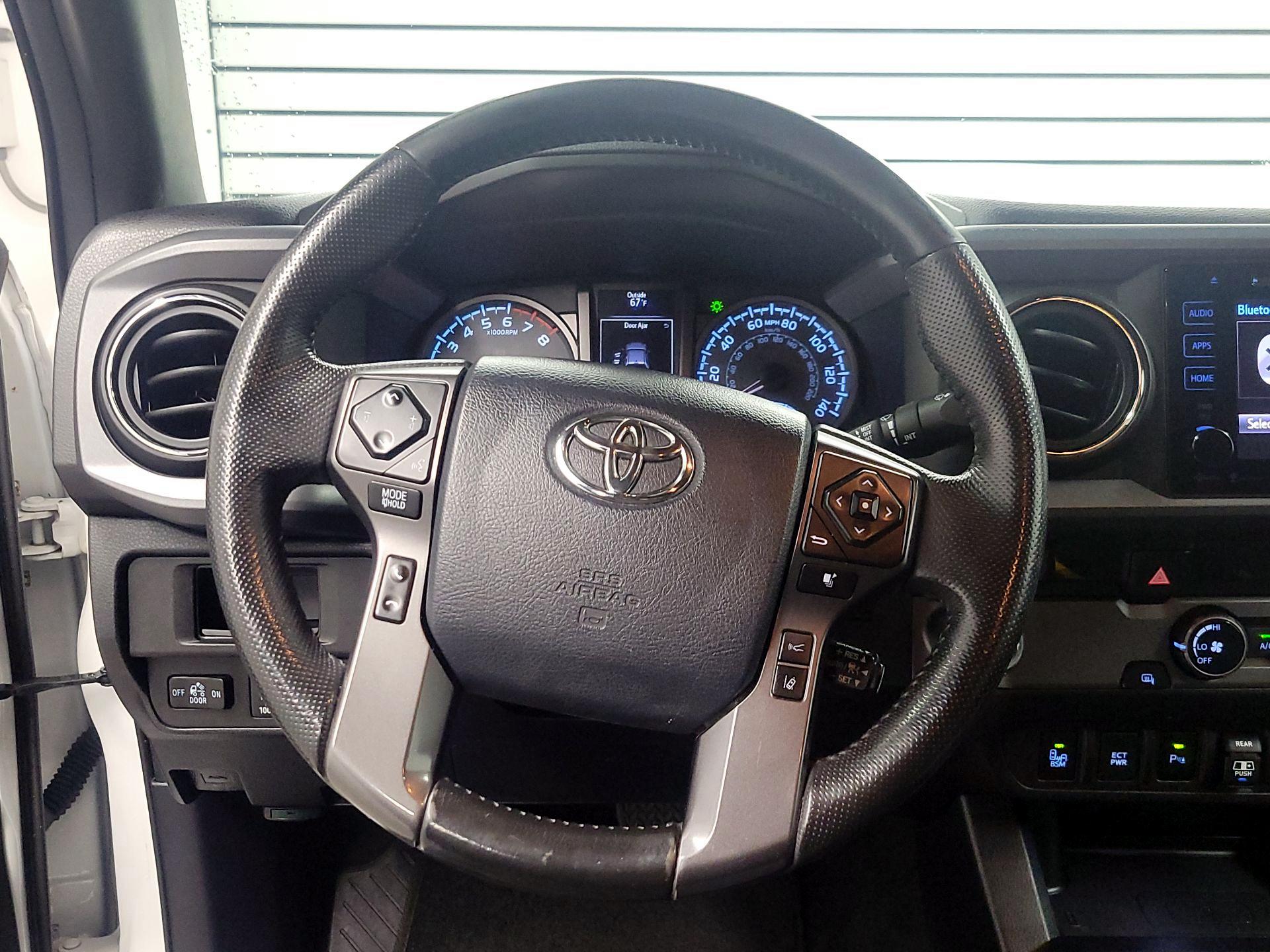 Thumbnail: 2018 Toyota Tacoma - 10