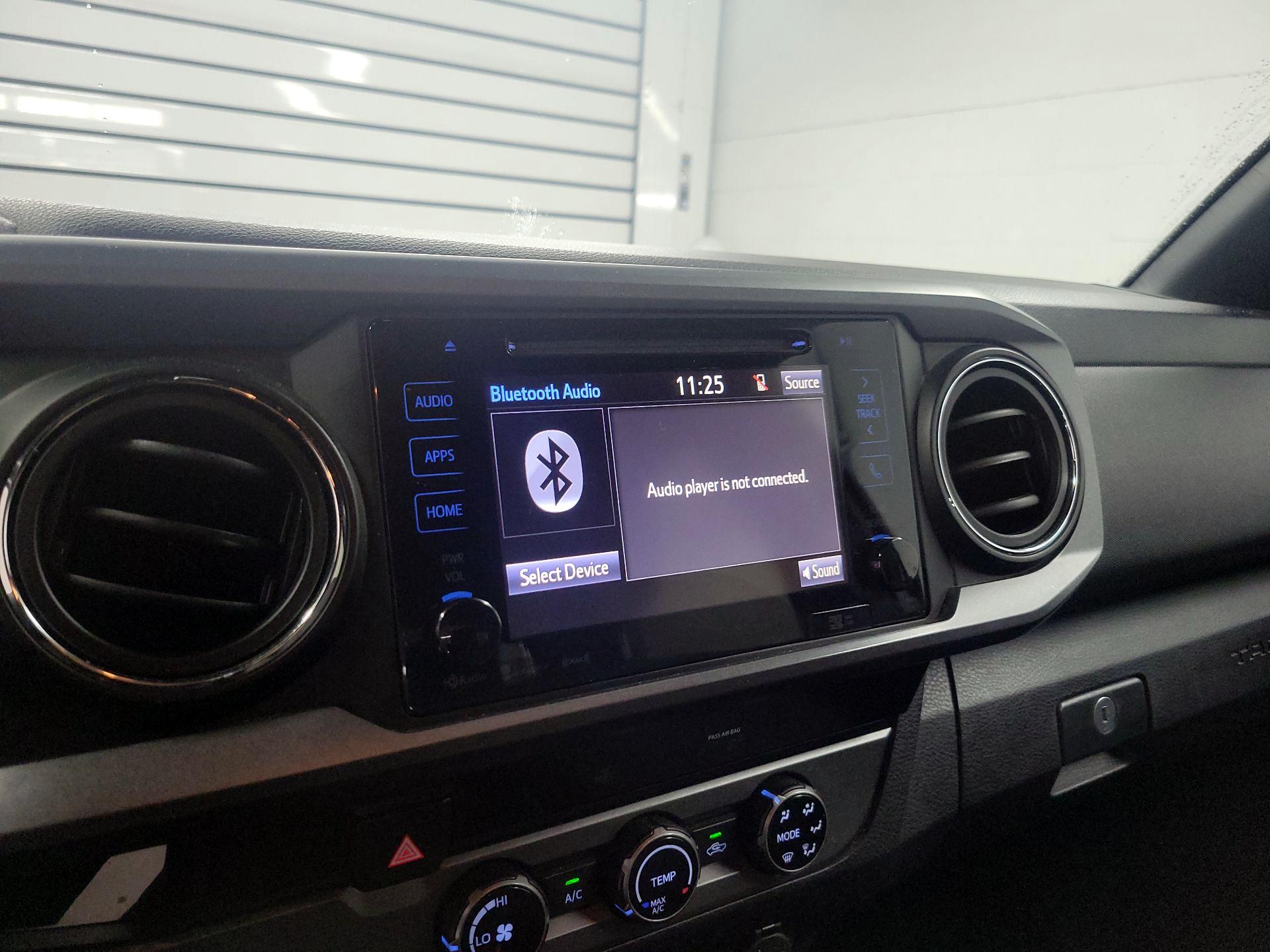 Thumbnail: 2018 Toyota Tacoma - 15