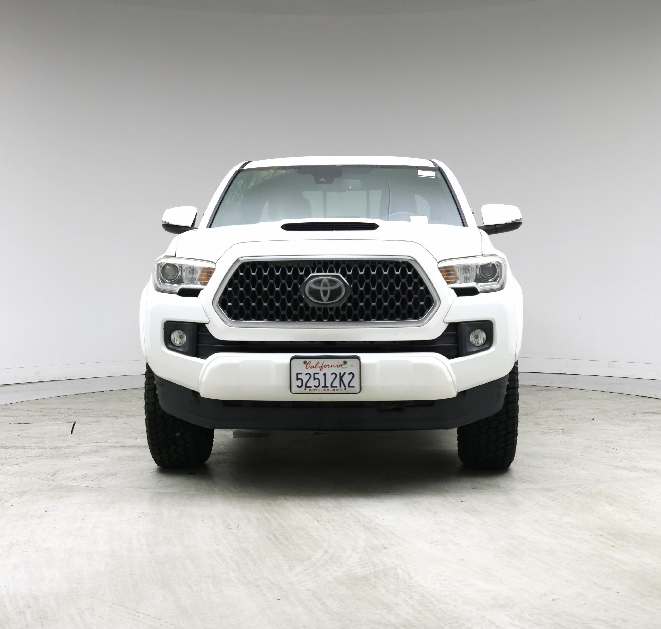Thumbnail: 2018 Toyota Tacoma - 5
