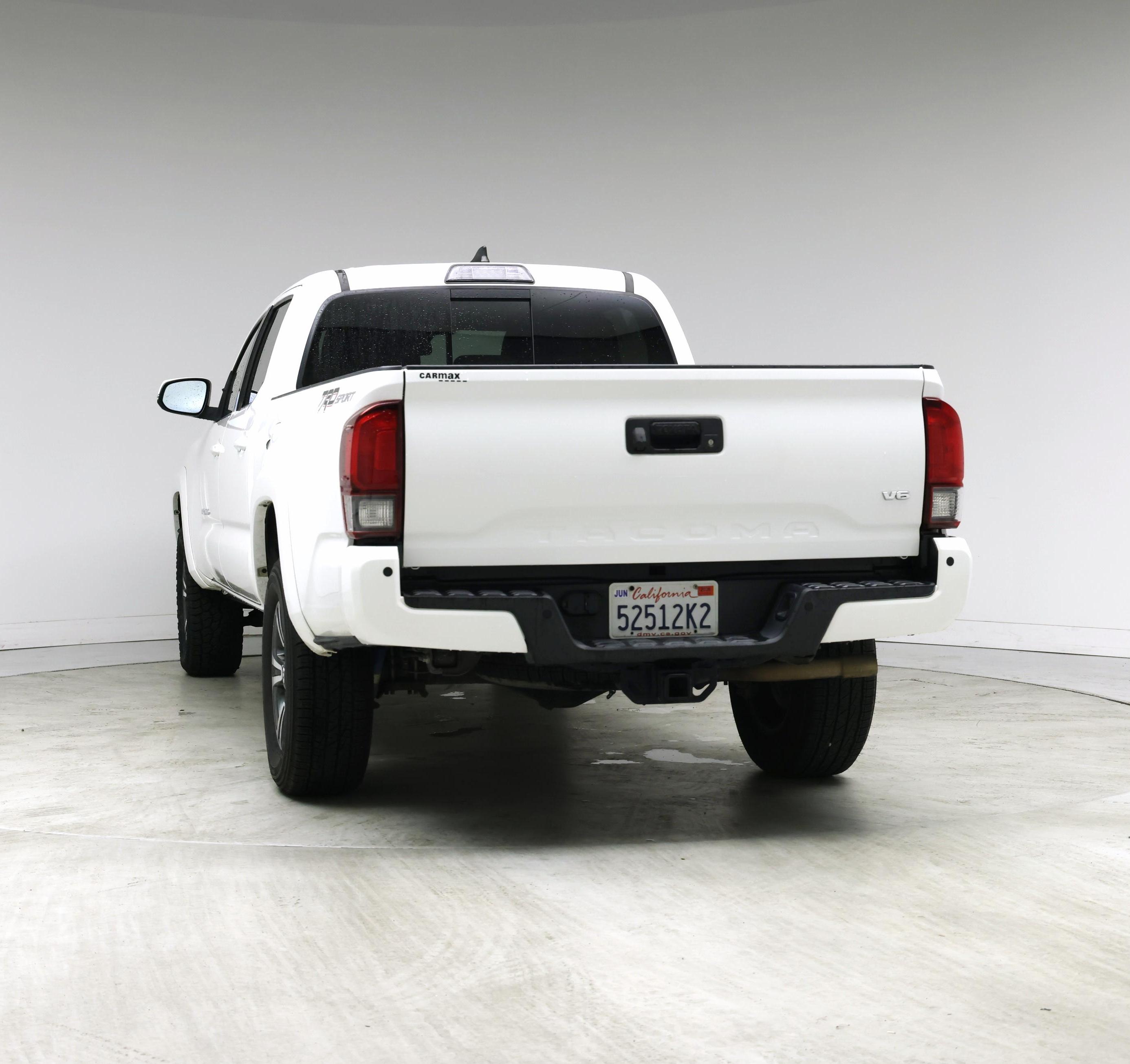 Thumbnail: 2018 Toyota Tacoma - 6