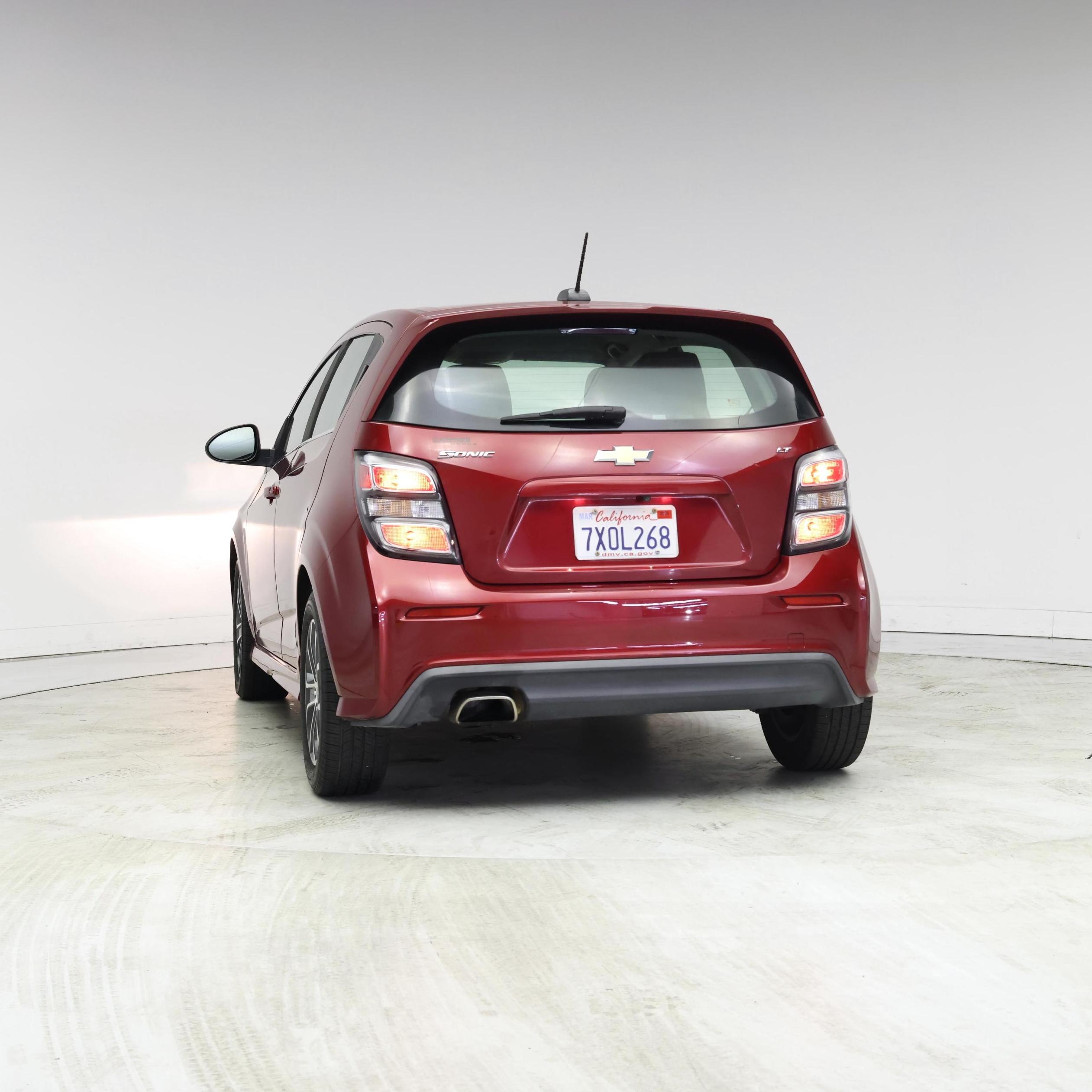 Thumbnail: 2017 Chevrolet Sonic - 6