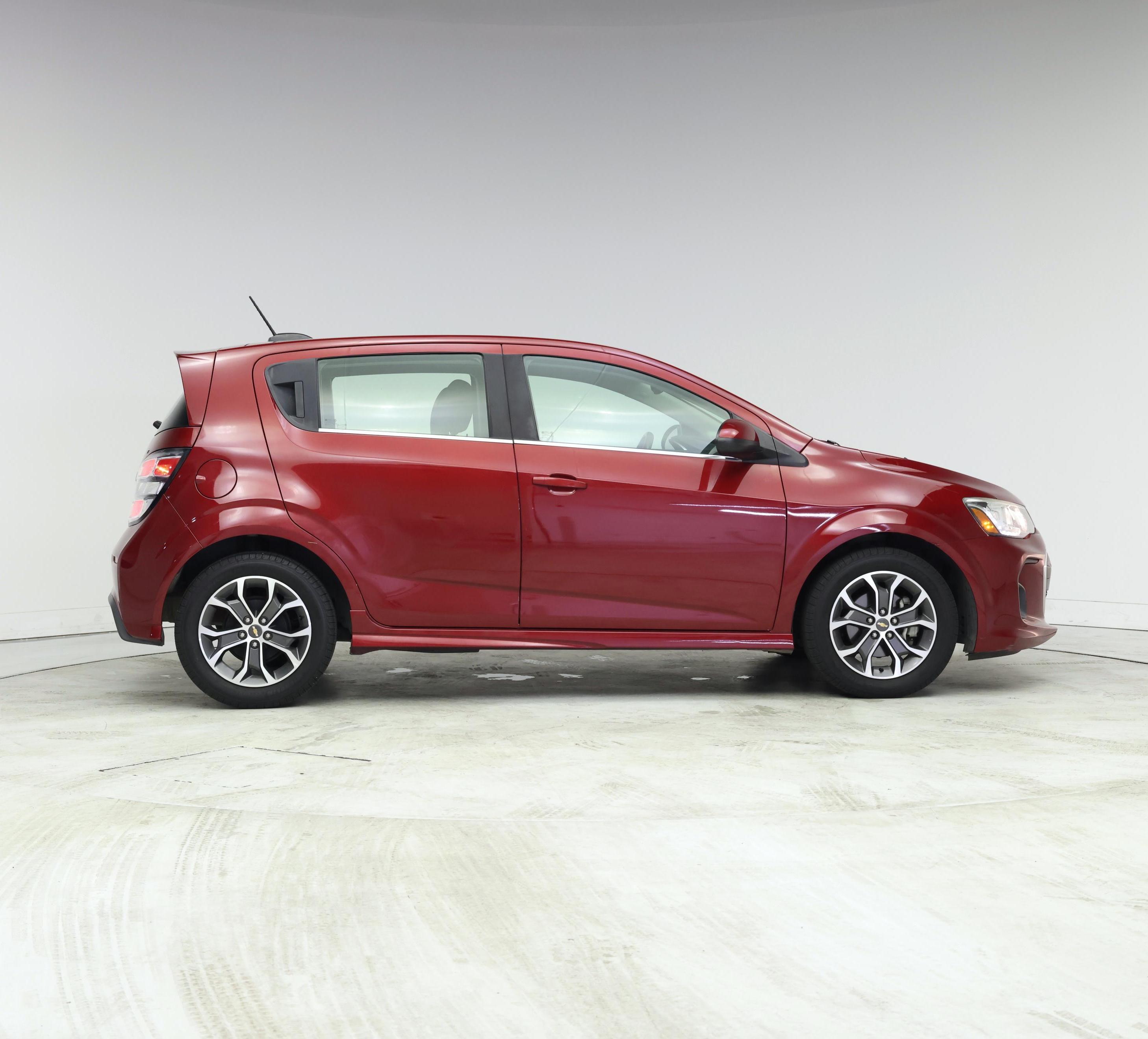 Thumbnail: 2017 Chevrolet Sonic - 7