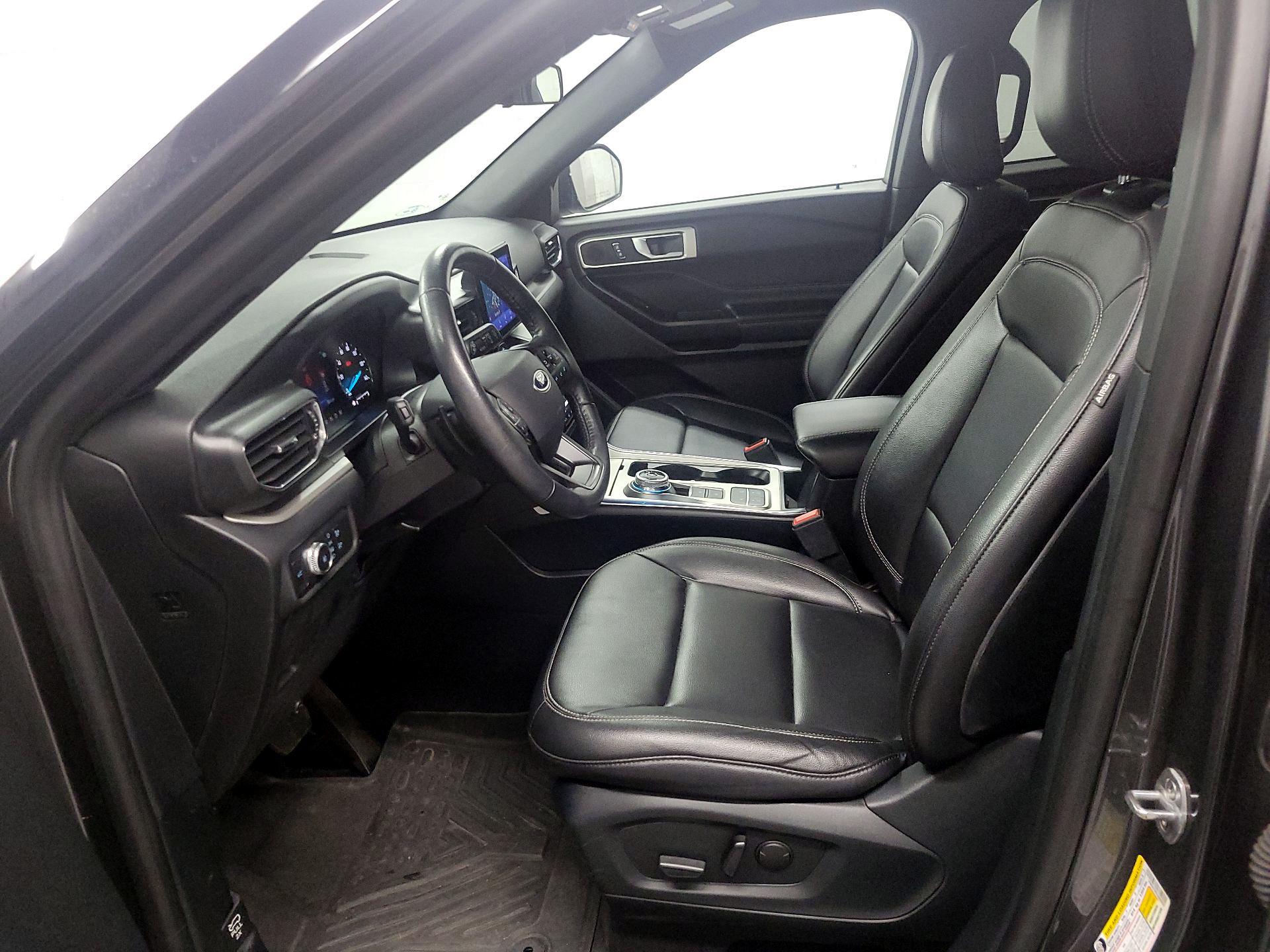 Thumbnail: 2020 Ford Explorer - 11