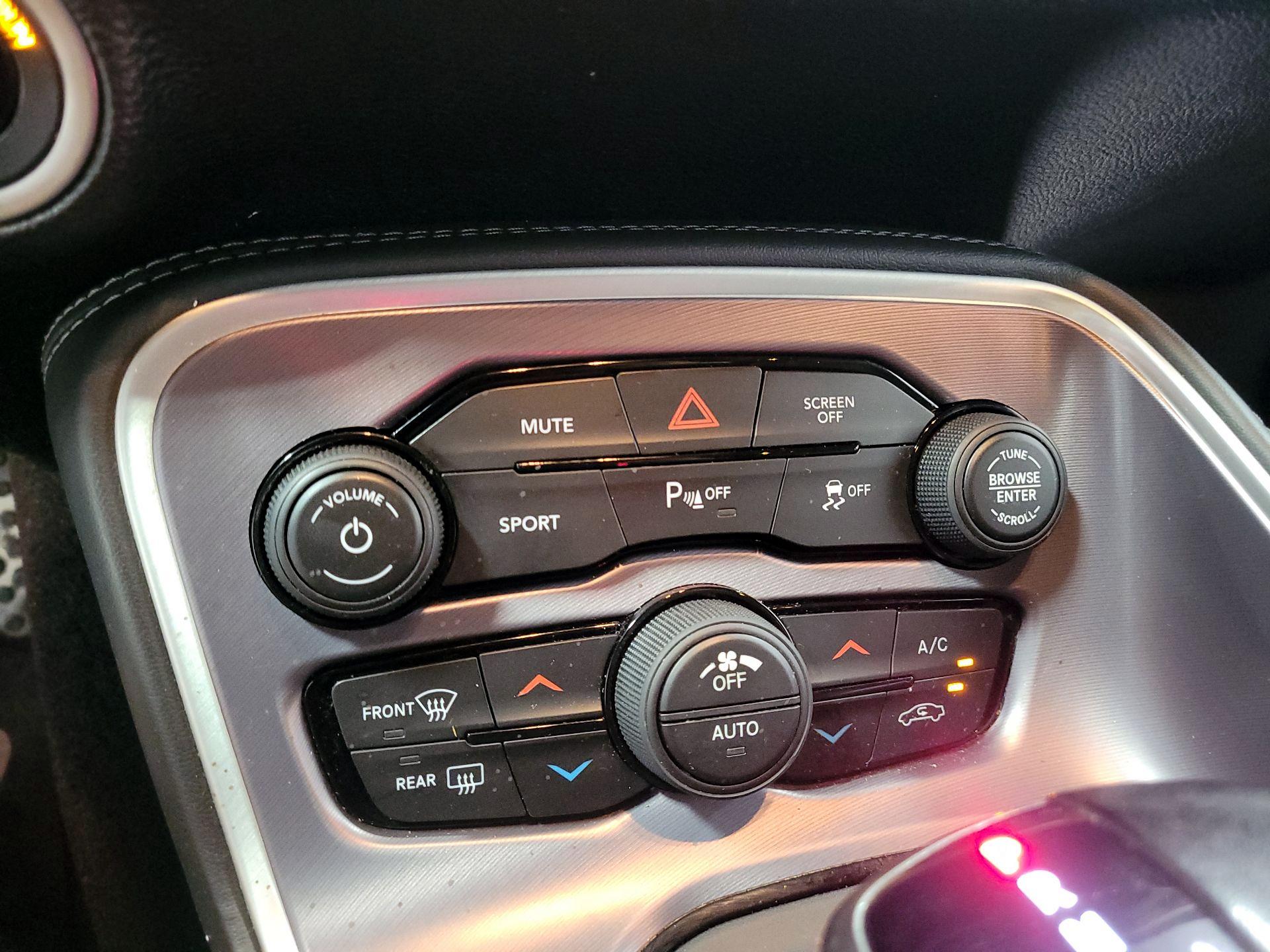 Thumbnail: 2019 Dodge Challenger - 15
