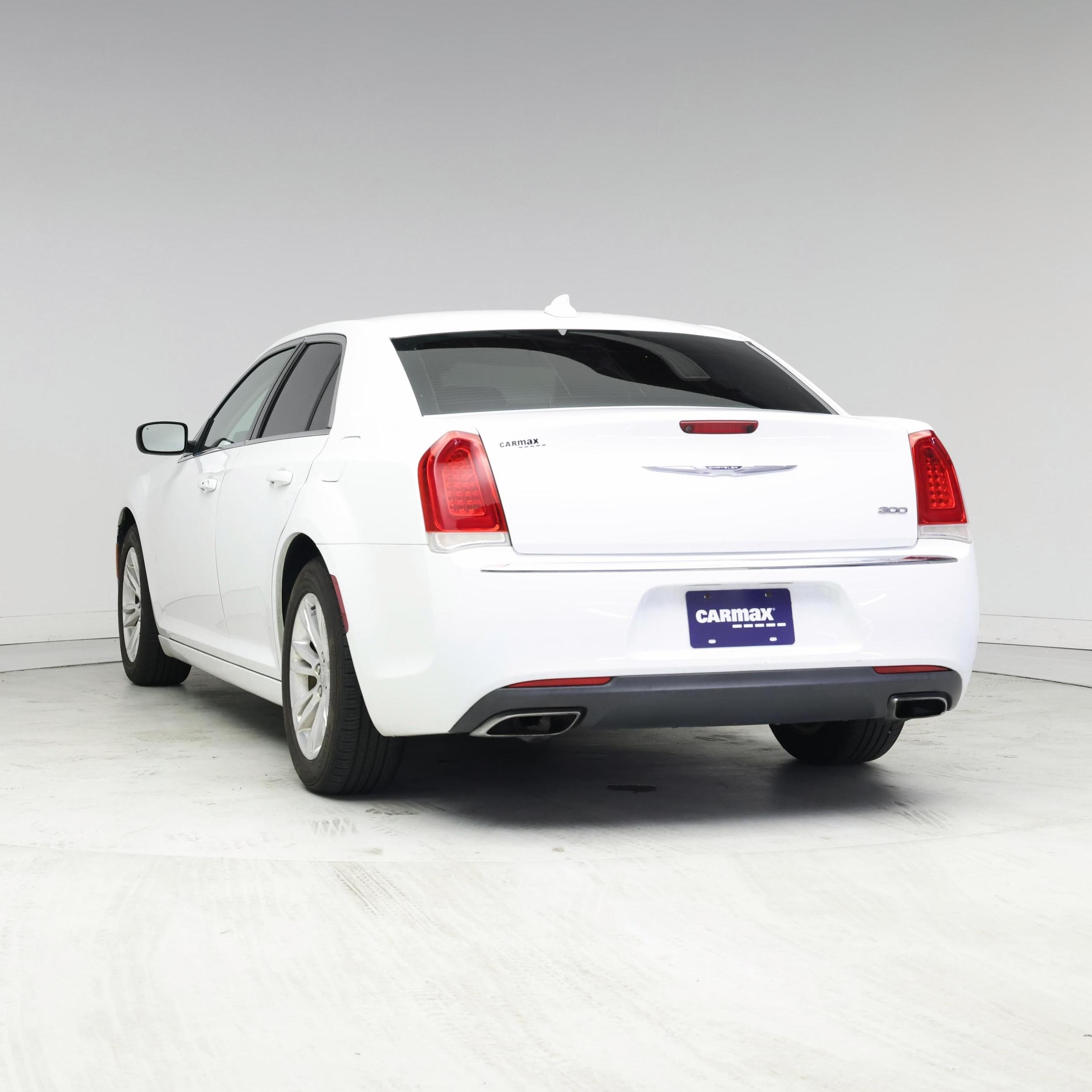 Thumbnail: 2017 Chrysler 300 - 2