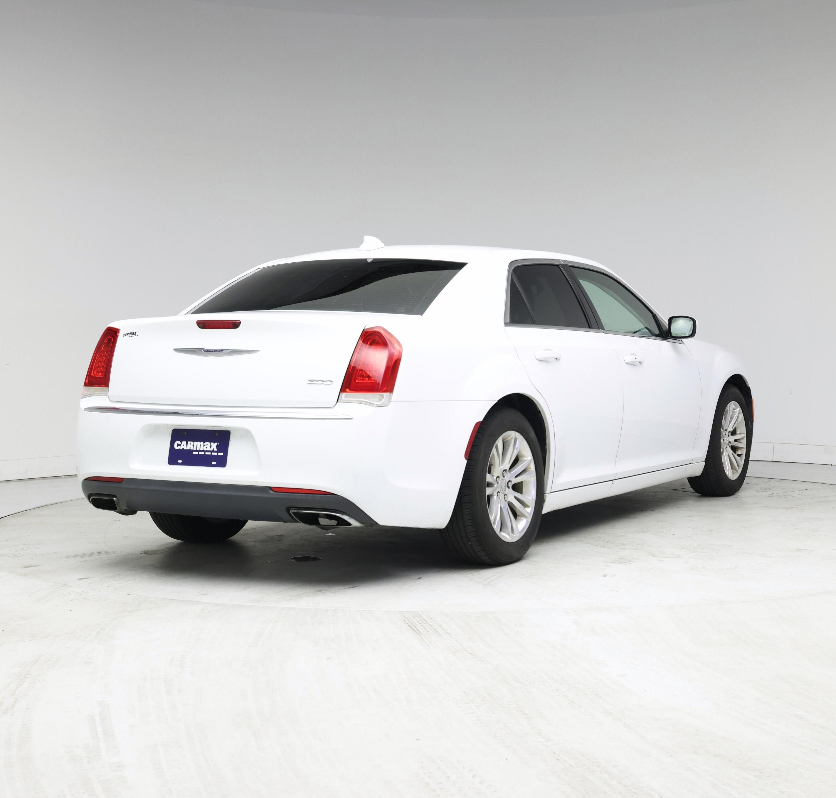 Thumbnail: 2017 Chrysler 300 - 8