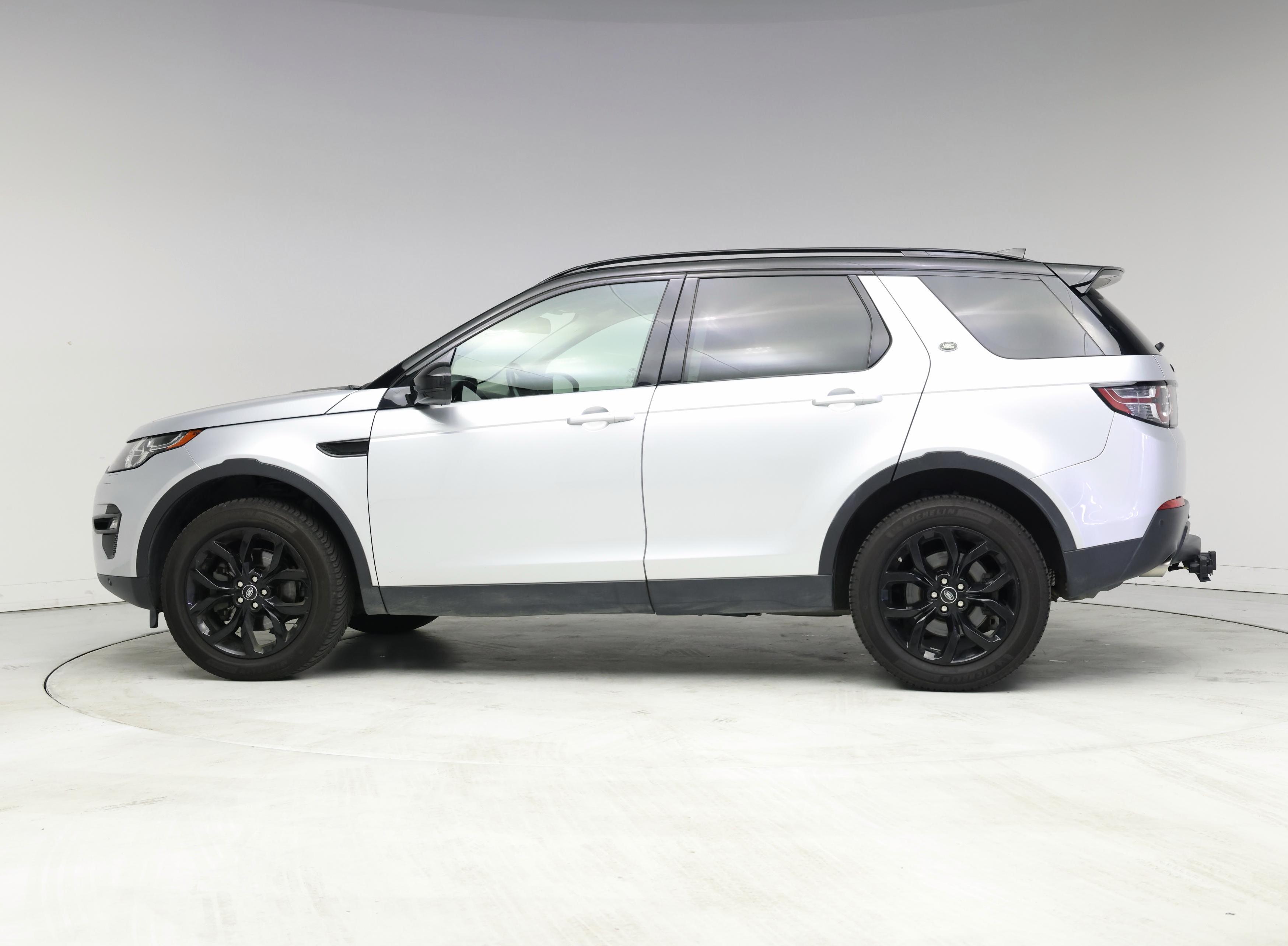 Thumbnail: 2018 Land Rover Discovery Sport - 3