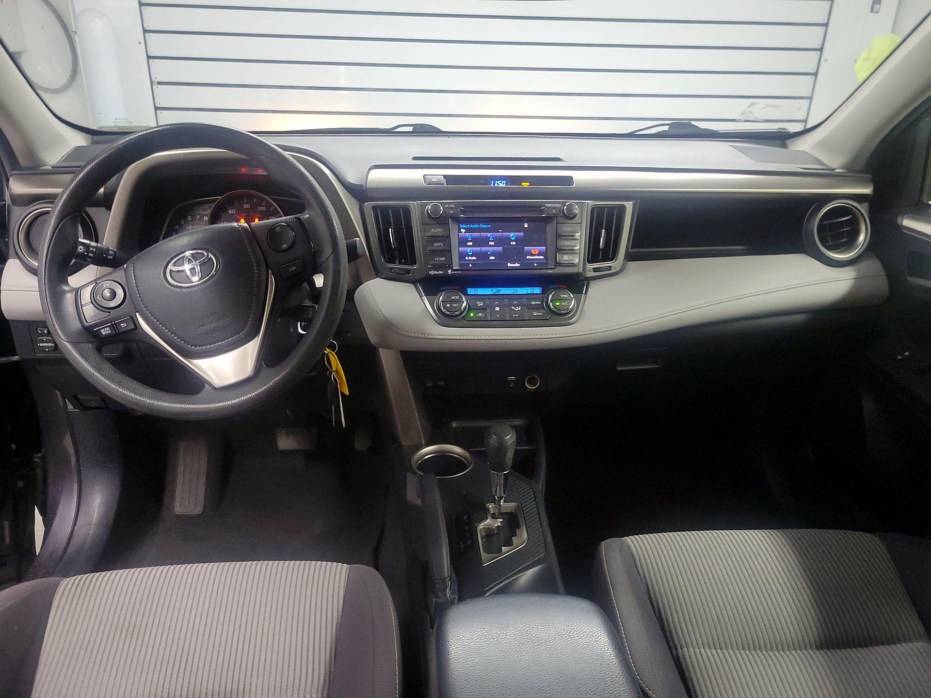 Thumbnail: 2014 Toyota RAV4 - 9