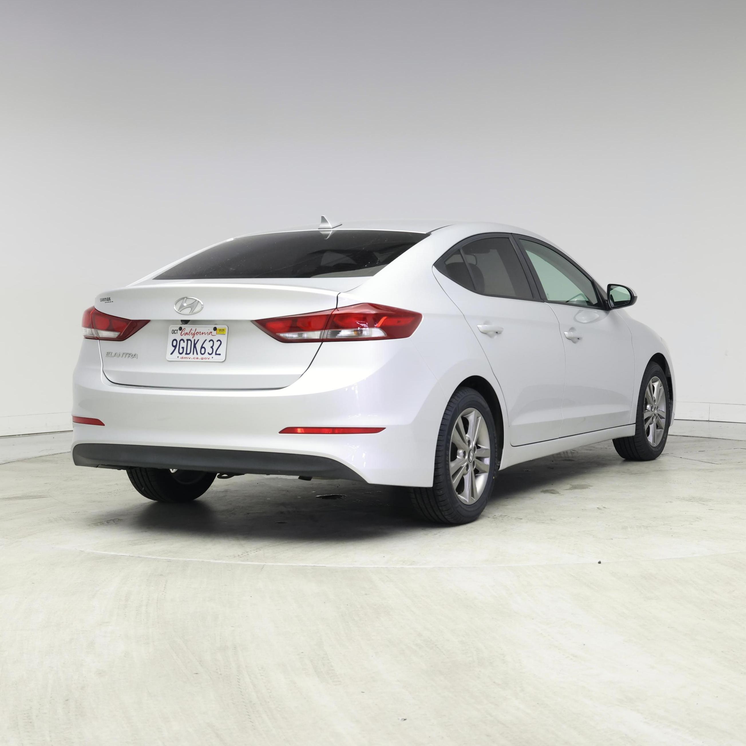 Thumbnail: 2017 Hyundai Elantra - 8