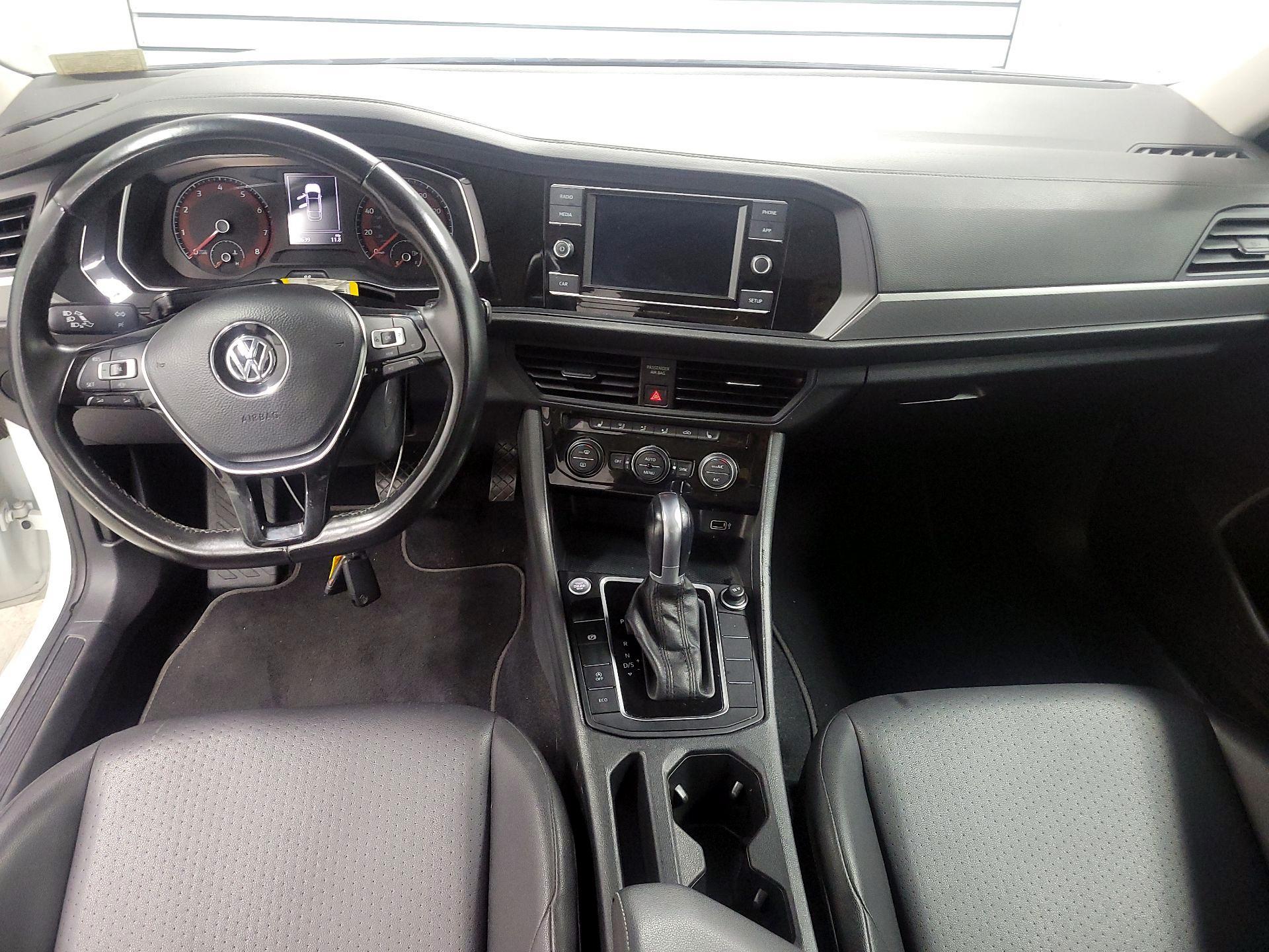 Thumbnail: 2019 Volkswagen Jetta - 9