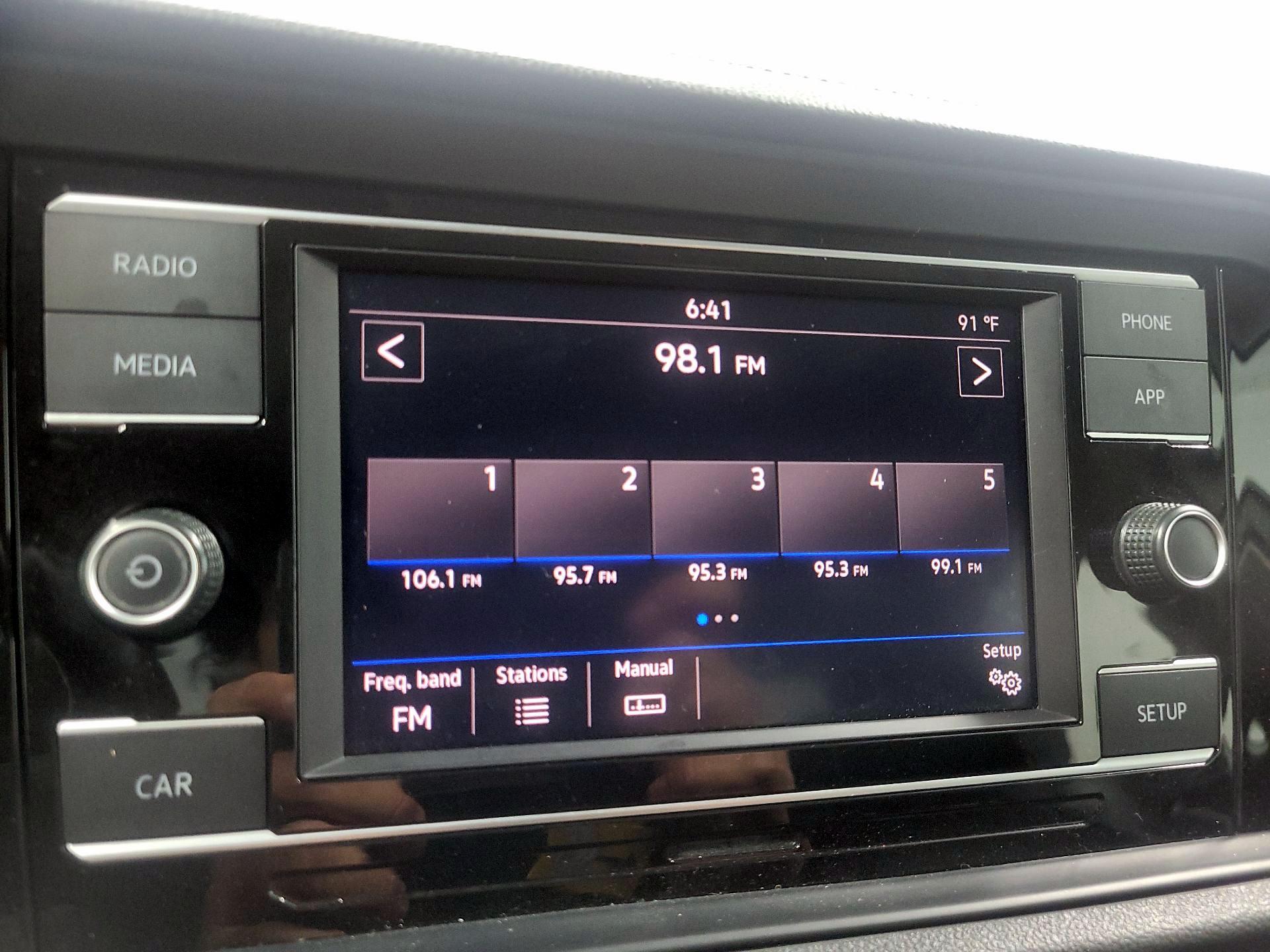 Thumbnail: 2019 Volkswagen Jetta - 14