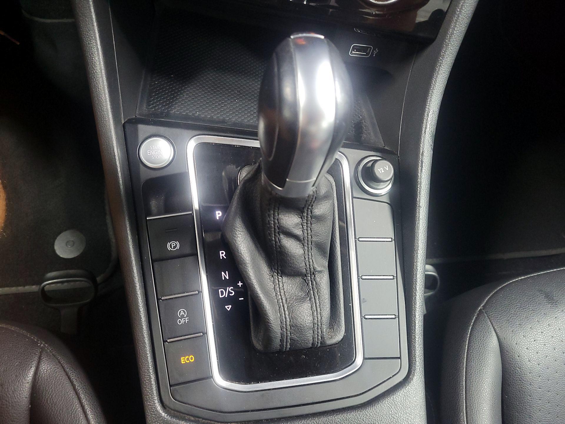 Thumbnail: 2019 Volkswagen Jetta - 16