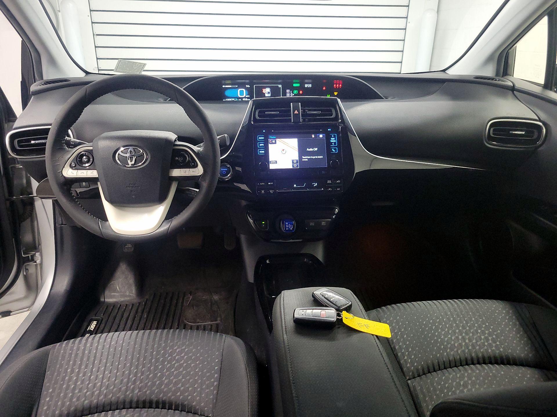 Thumbnail: 2017 Toyota Prius - 9