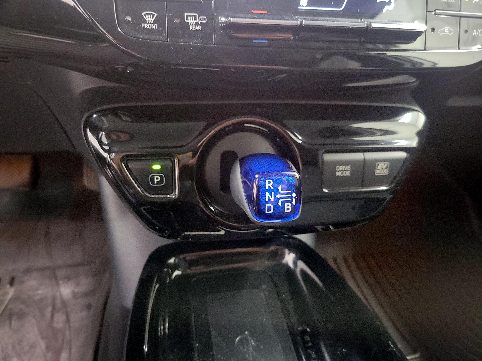 Thumbnail: 2017 Toyota Prius - 16