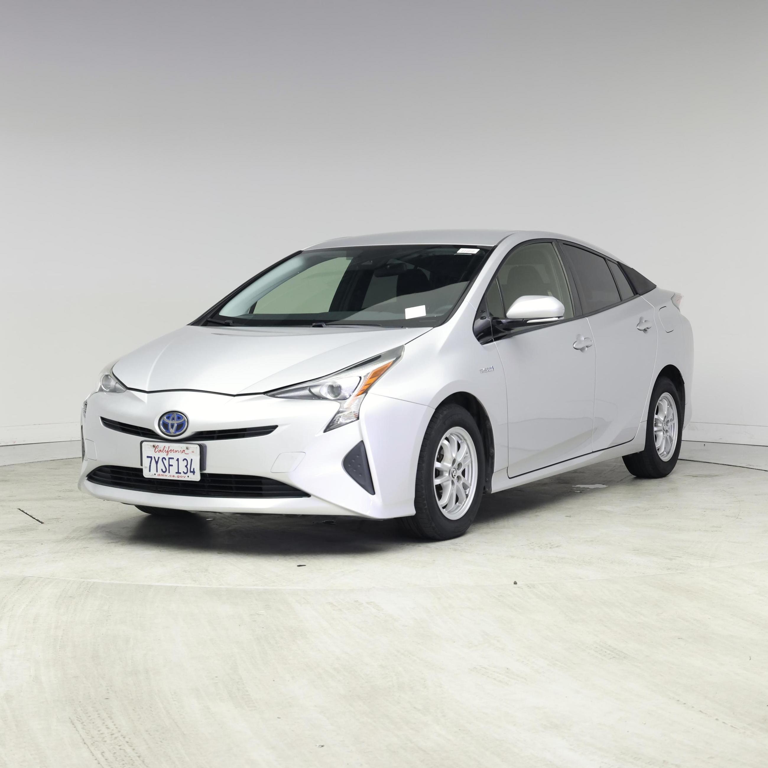 Thumbnail: 2017 Toyota Prius - 4