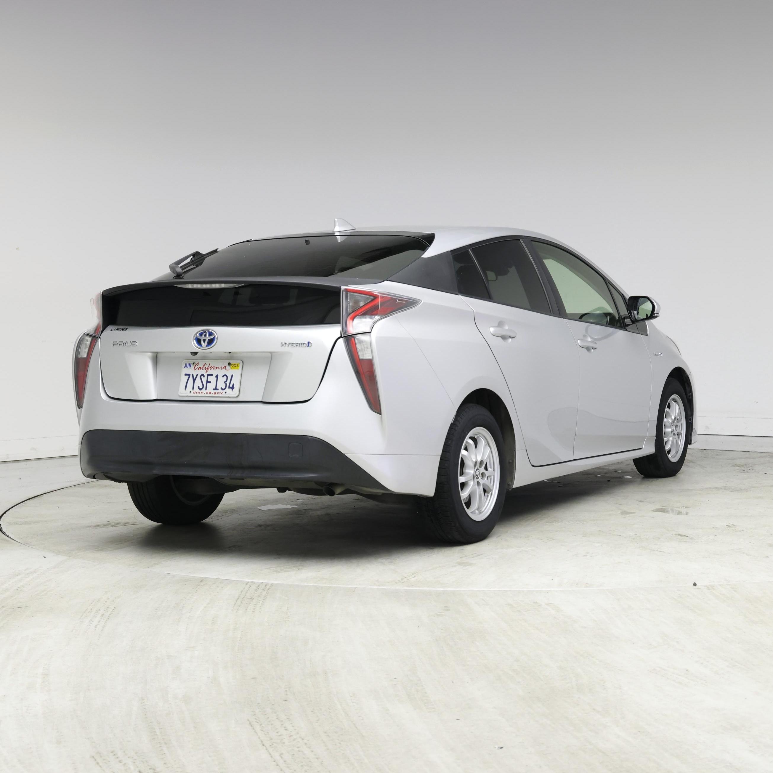 Thumbnail: 2017 Toyota Prius - 8