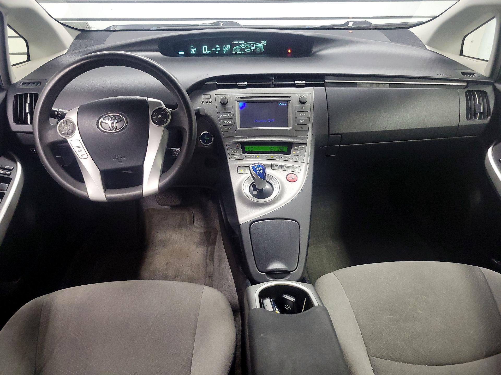 Thumbnail: 2015 Toyota Prius - 9