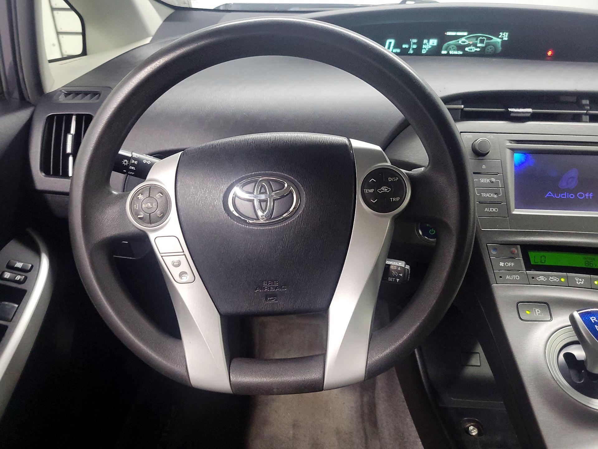 Thumbnail: 2015 Toyota Prius - 10