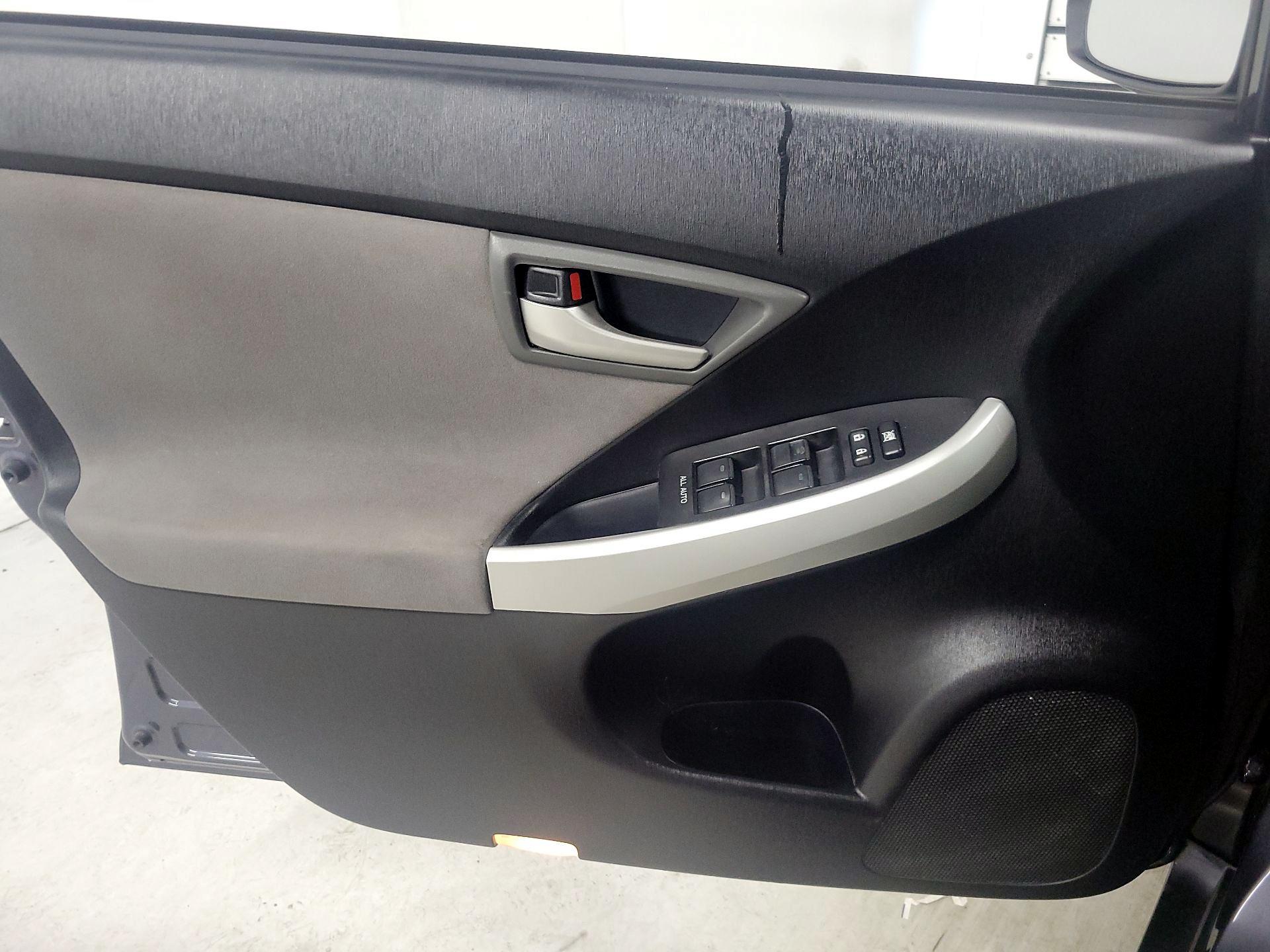 Thumbnail: 2015 Toyota Prius - 12