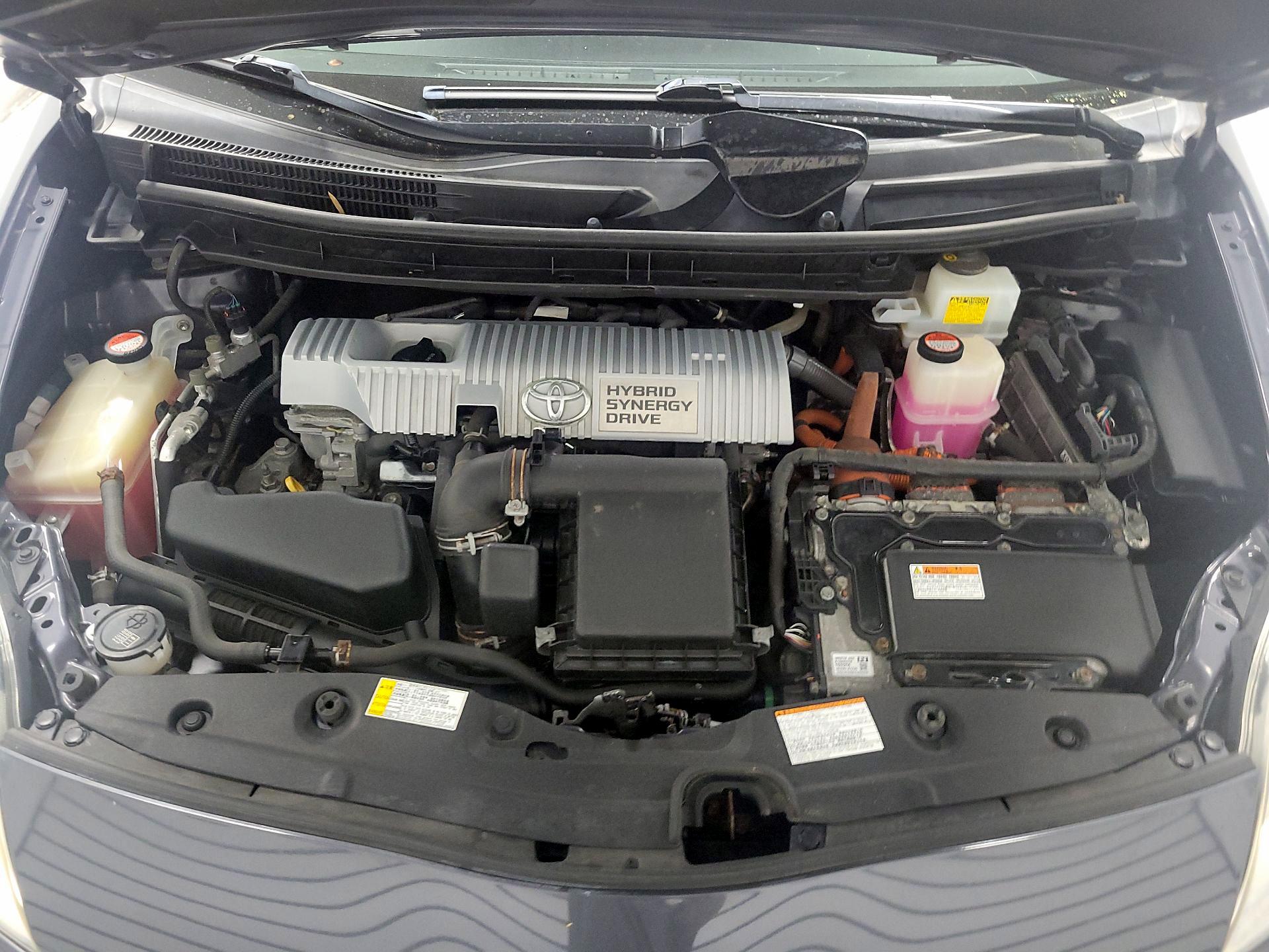 Thumbnail: 2015 Toyota Prius - 20