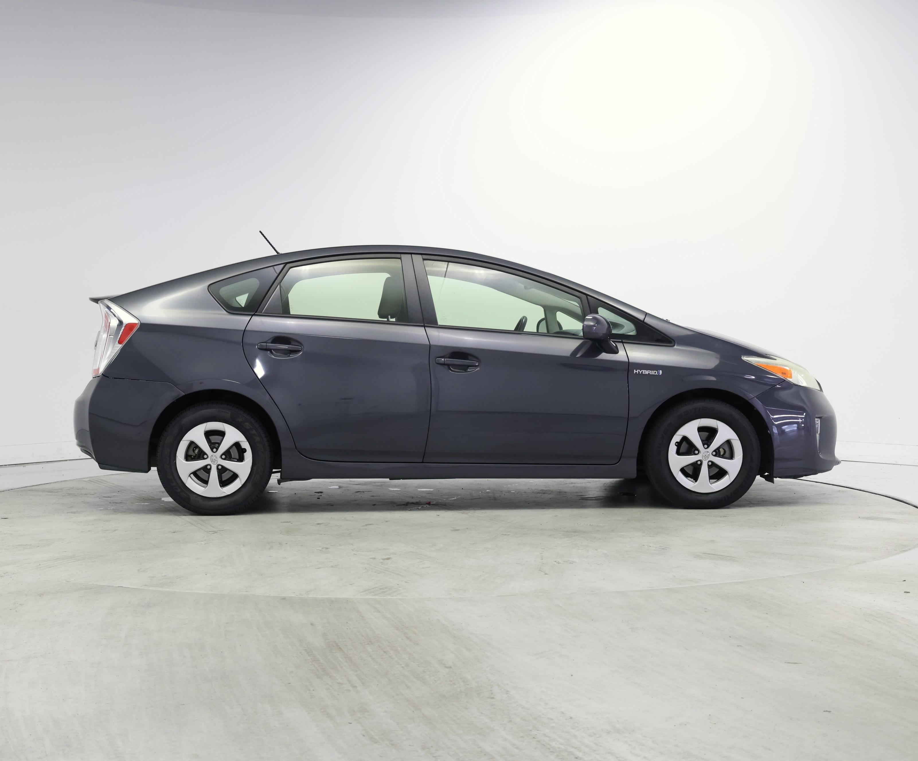 Thumbnail: 2015 Toyota Prius - 7
