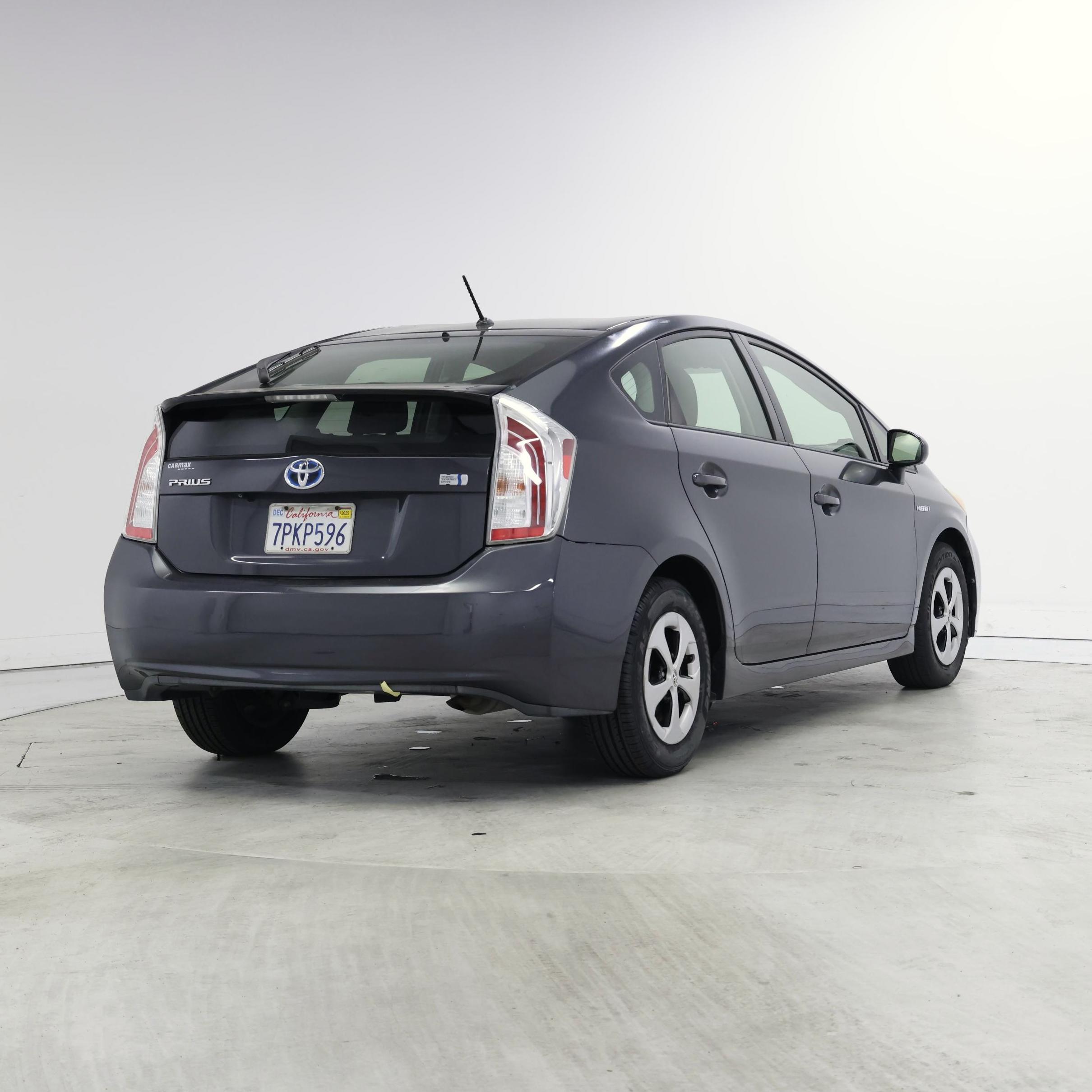 Thumbnail: 2015 Toyota Prius - 8