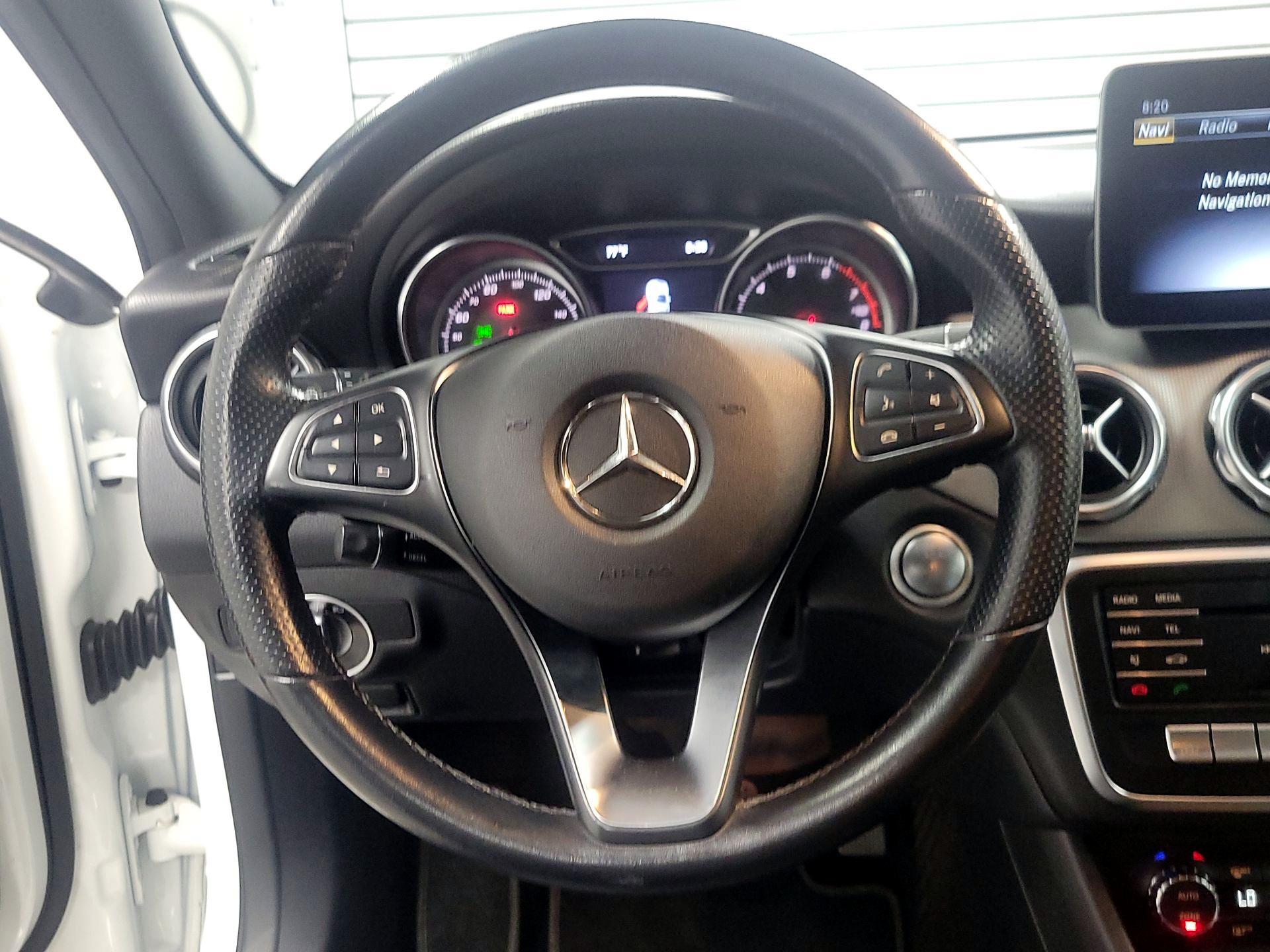 Thumbnail: 2020 Mercedes-Benz GLA - 10