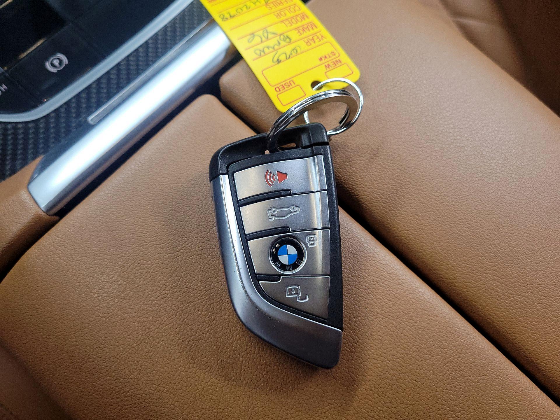 Thumbnail: 2023 BMW X6 - 20