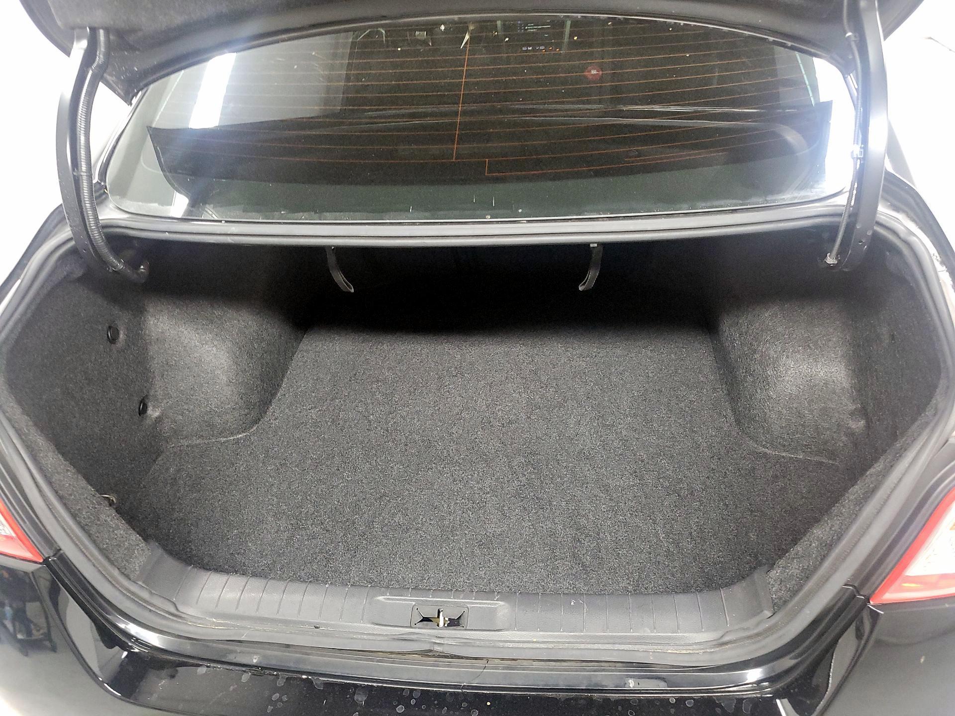 Thumbnail: 2013 Nissan Altima - 18