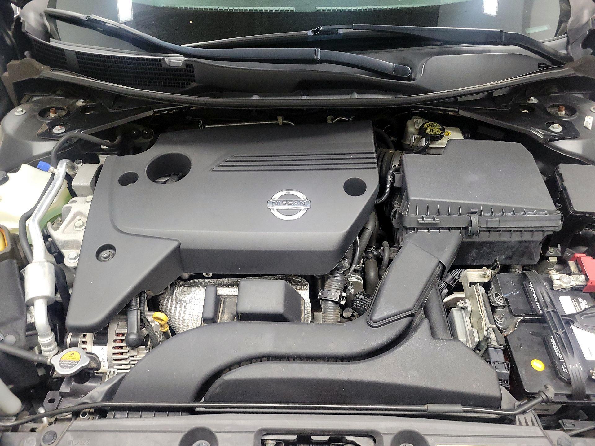 Thumbnail: 2013 Nissan Altima - 19