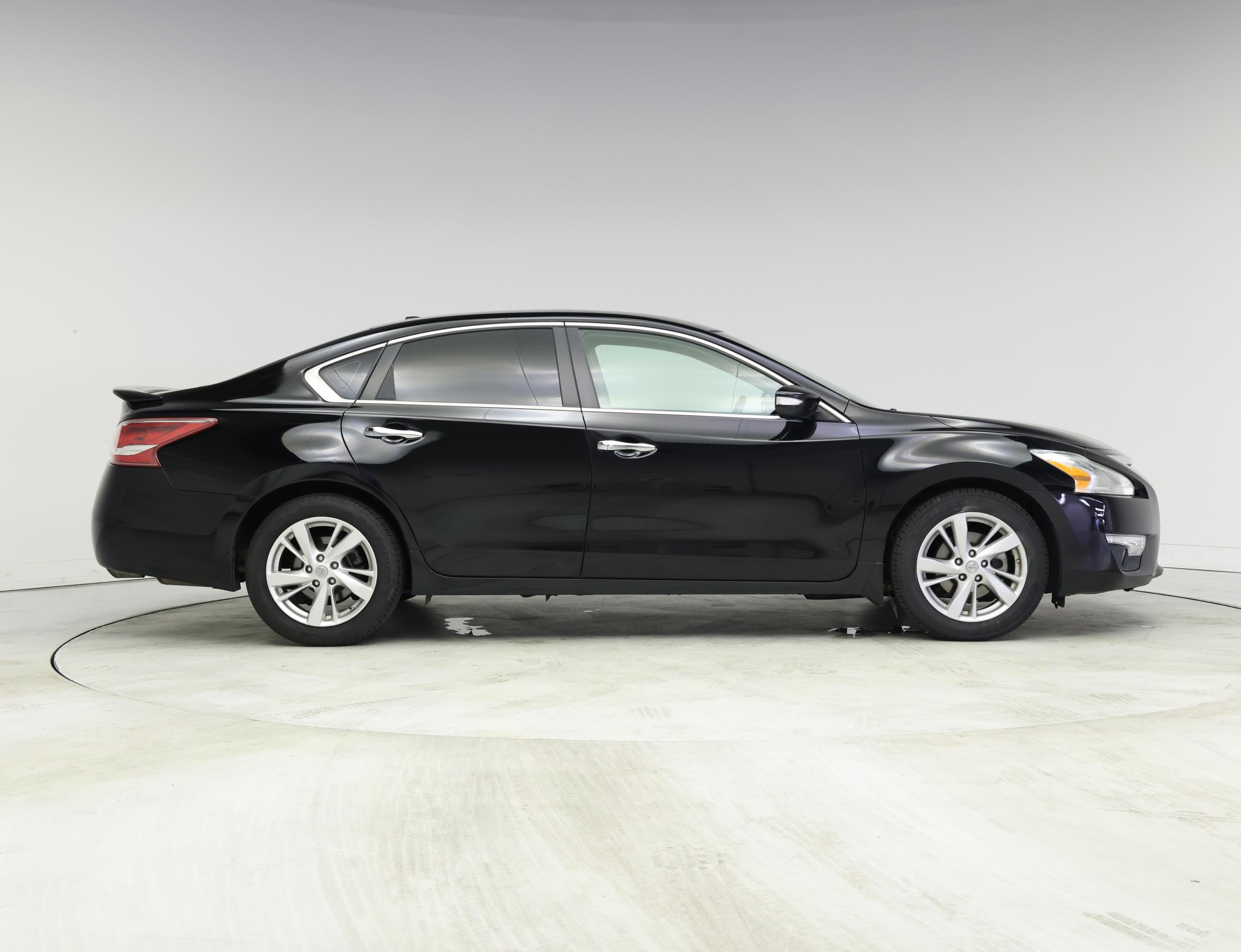 Thumbnail: 2013 Nissan Altima - 7