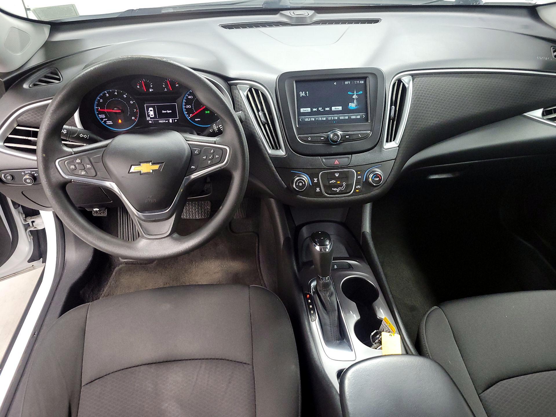 Thumbnail: 2018 Chevrolet Malibu - 9