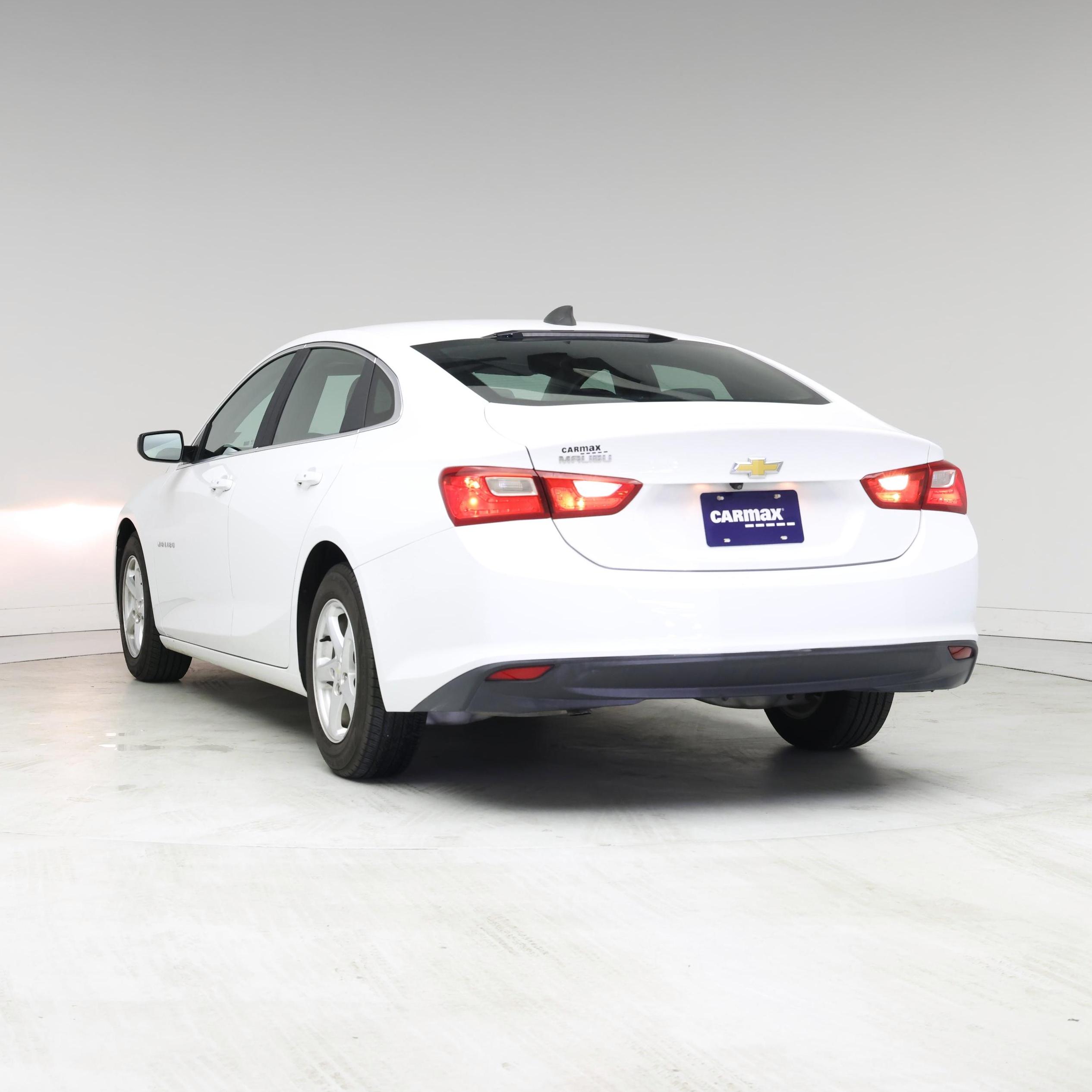Thumbnail: 2018 Chevrolet Malibu - 2