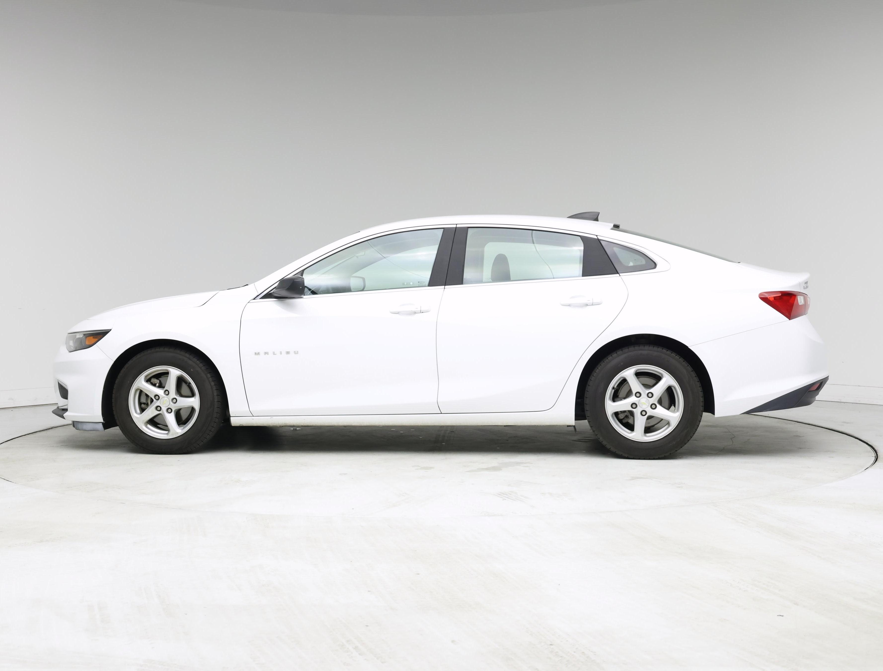 Thumbnail: 2018 Chevrolet Malibu - 3