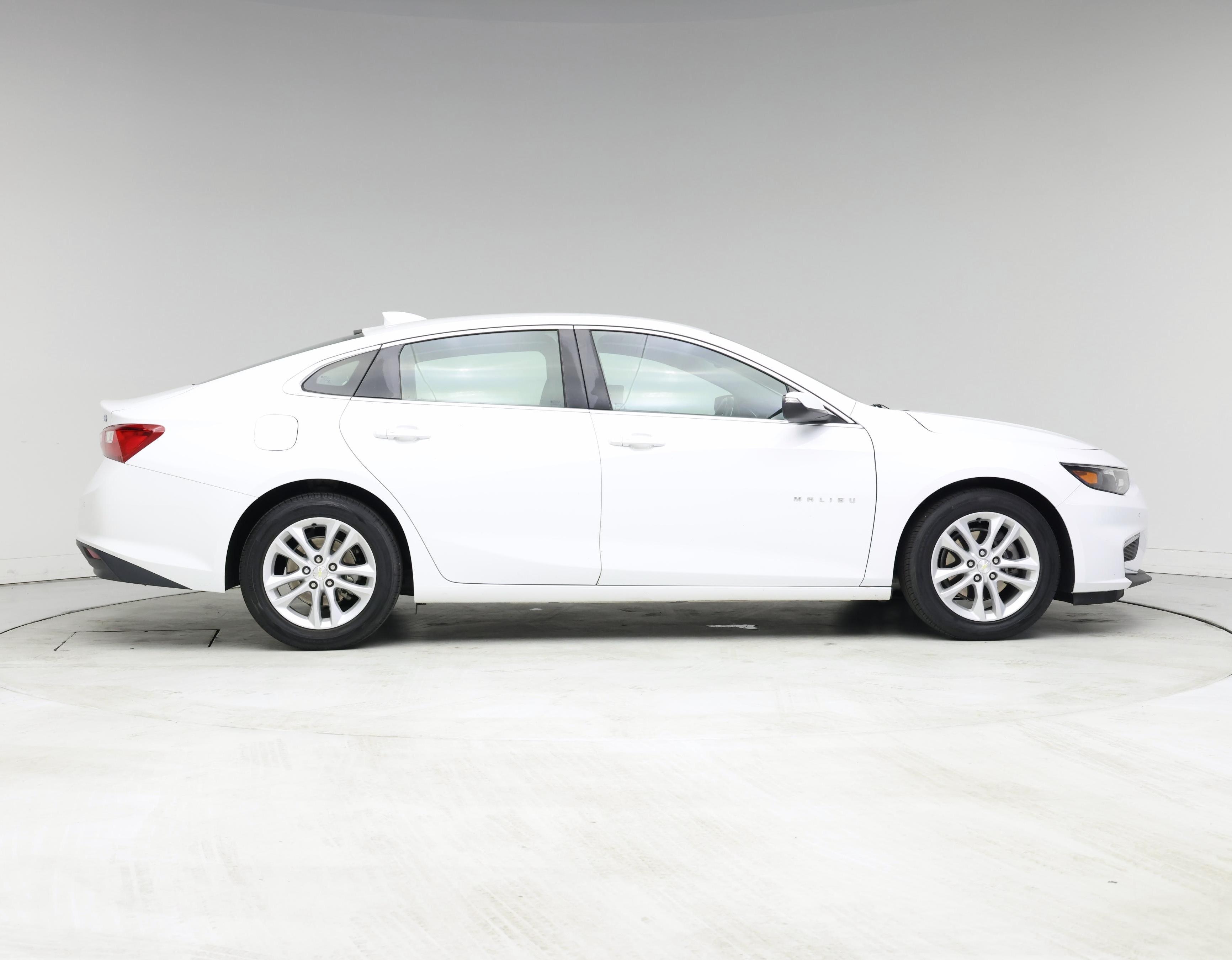 Thumbnail: 2017 Chevrolet Malibu - 7