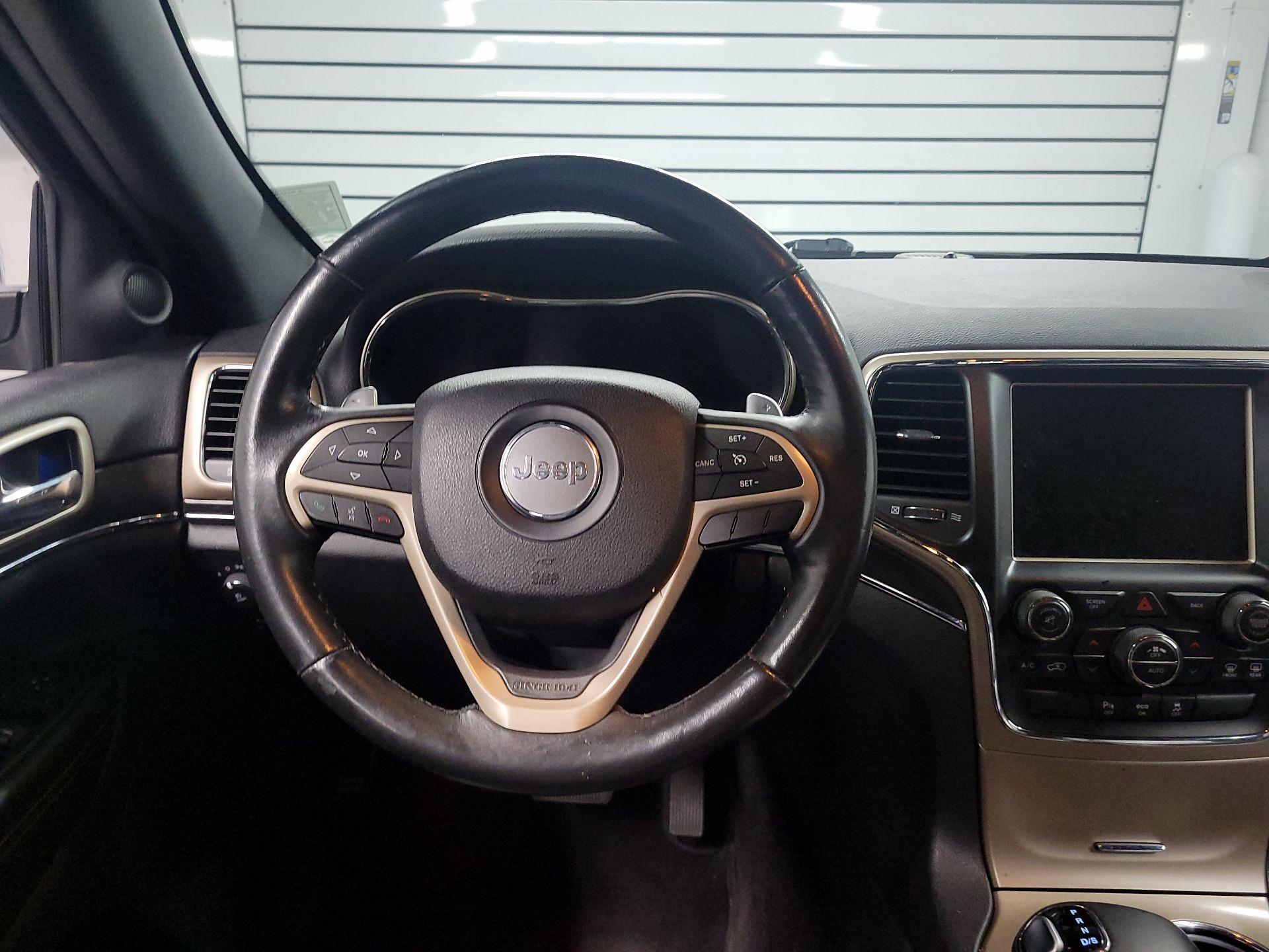 Thumbnail: 2015 Jeep Grand Cherokee - 10