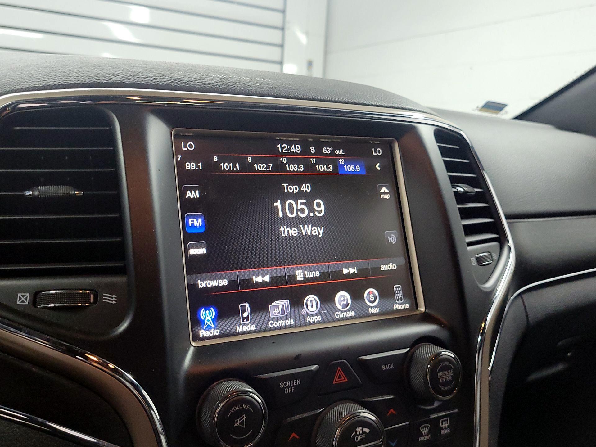 Thumbnail: 2015 Jeep Grand Cherokee - 15